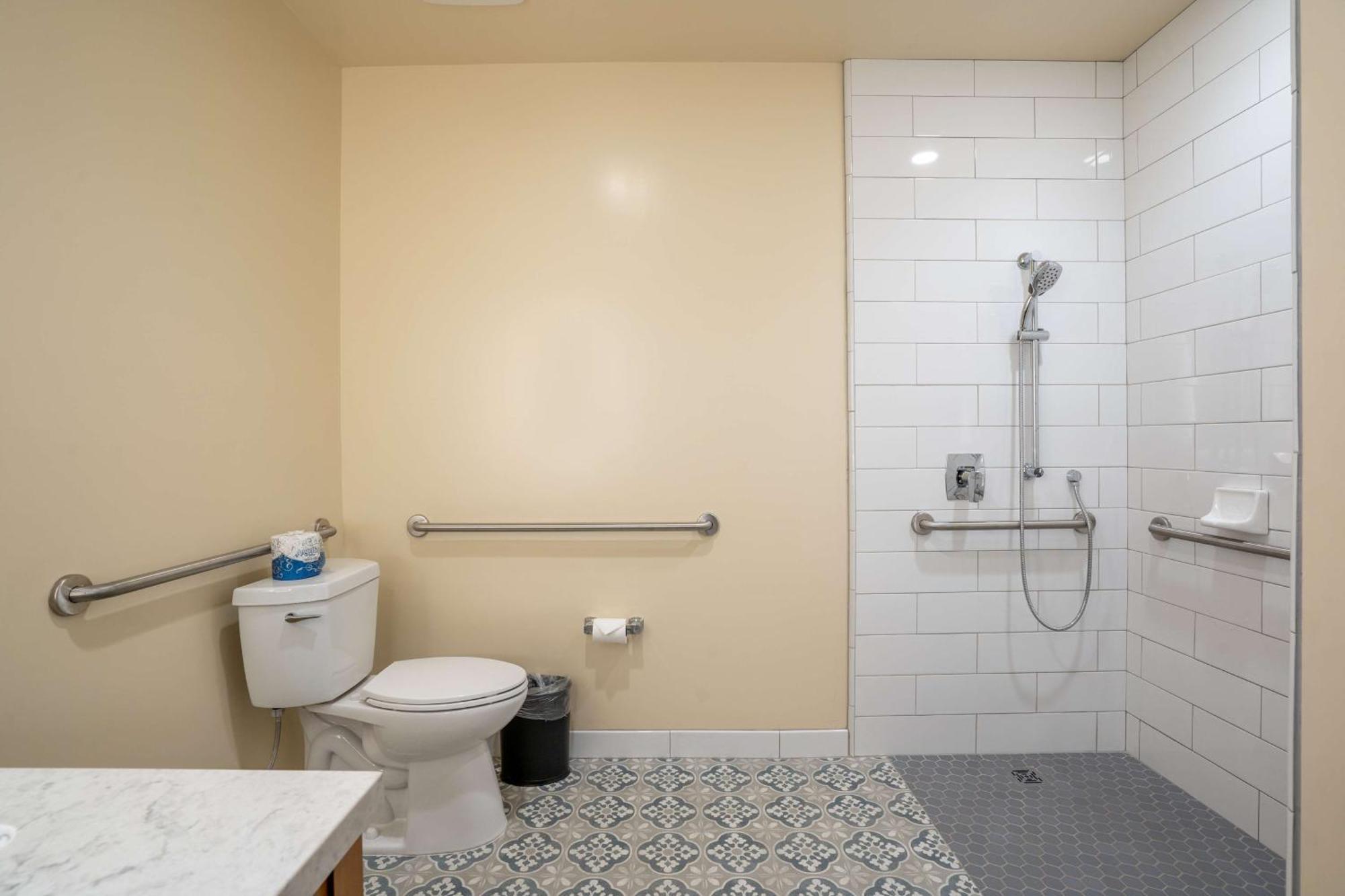 Queen Room Roll Shower Mobility Access