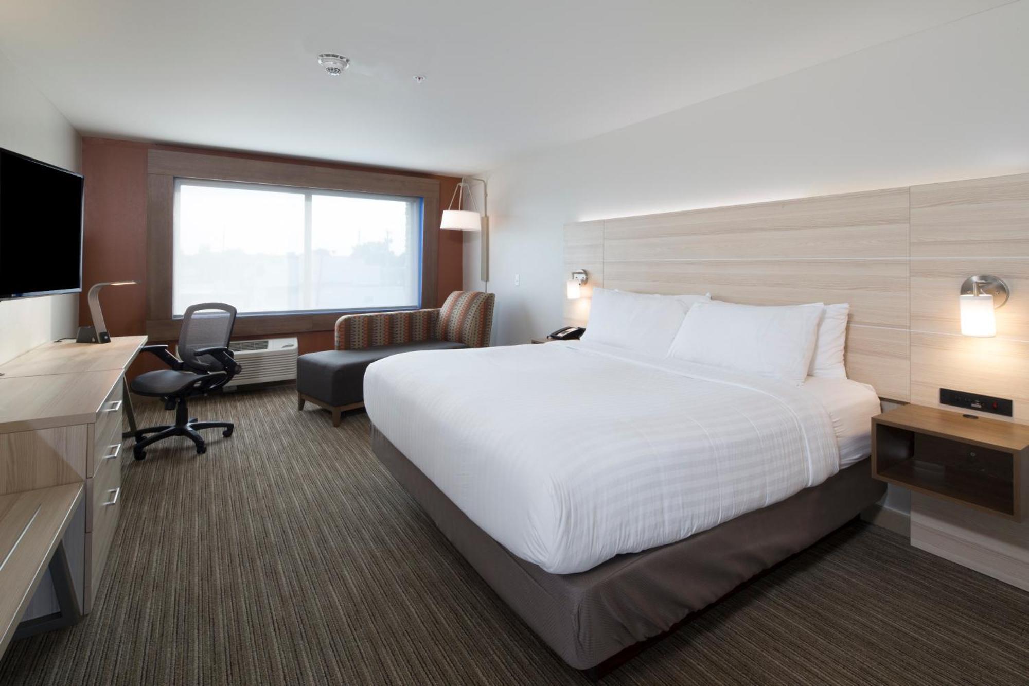 Standard King Room
