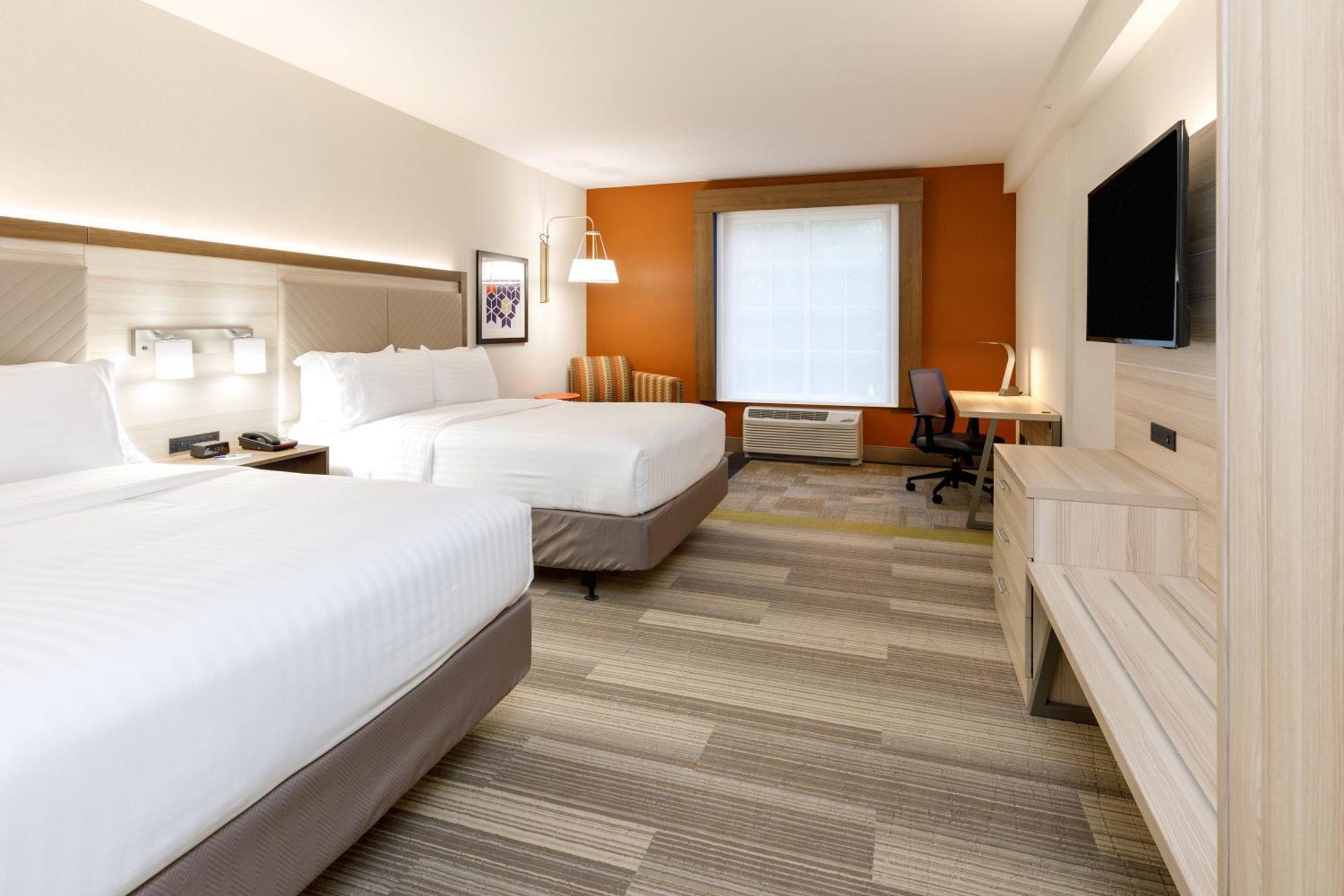 Standard Room with Two Queen Beds