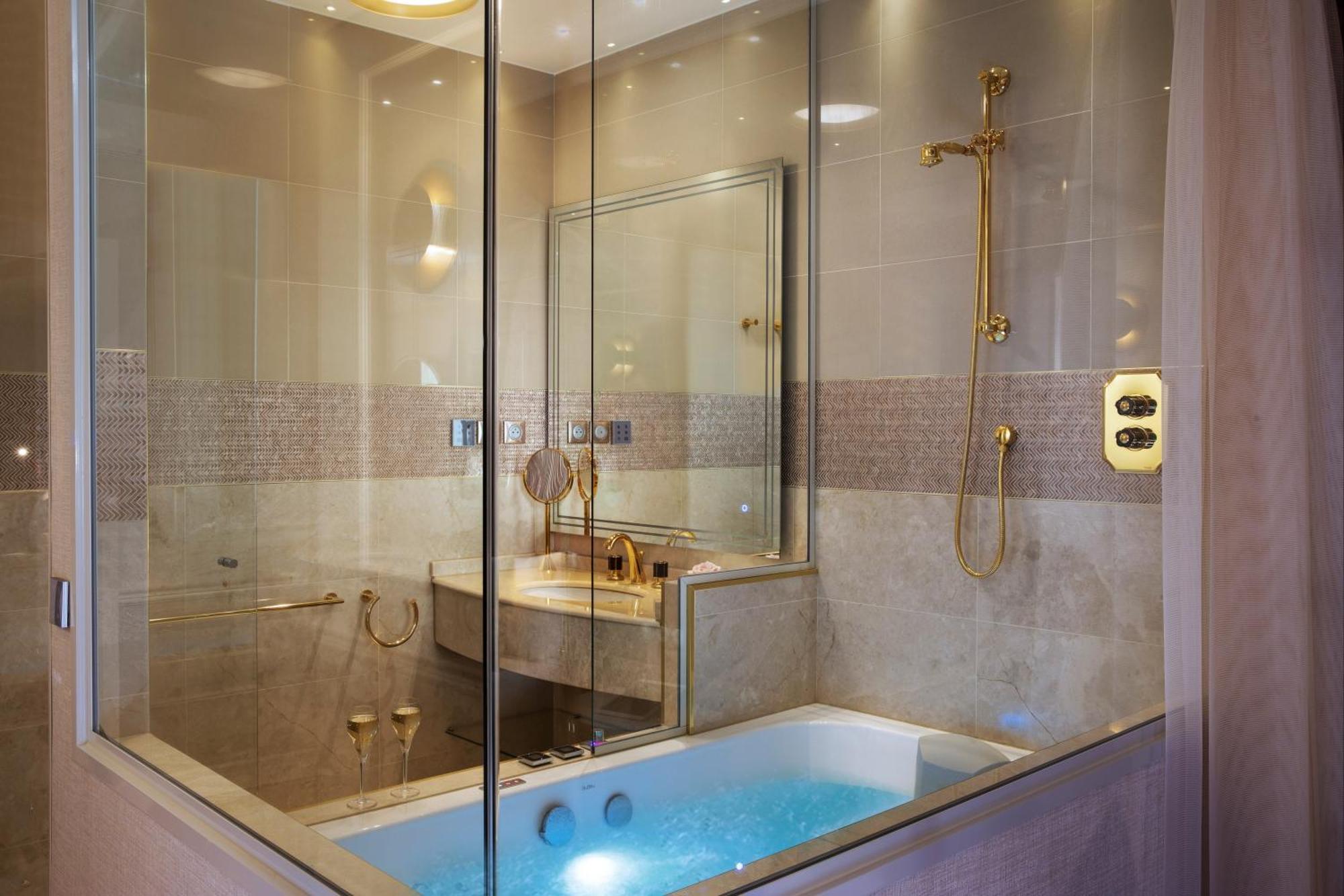 Deluxe Passion Room - With Jacuzzi