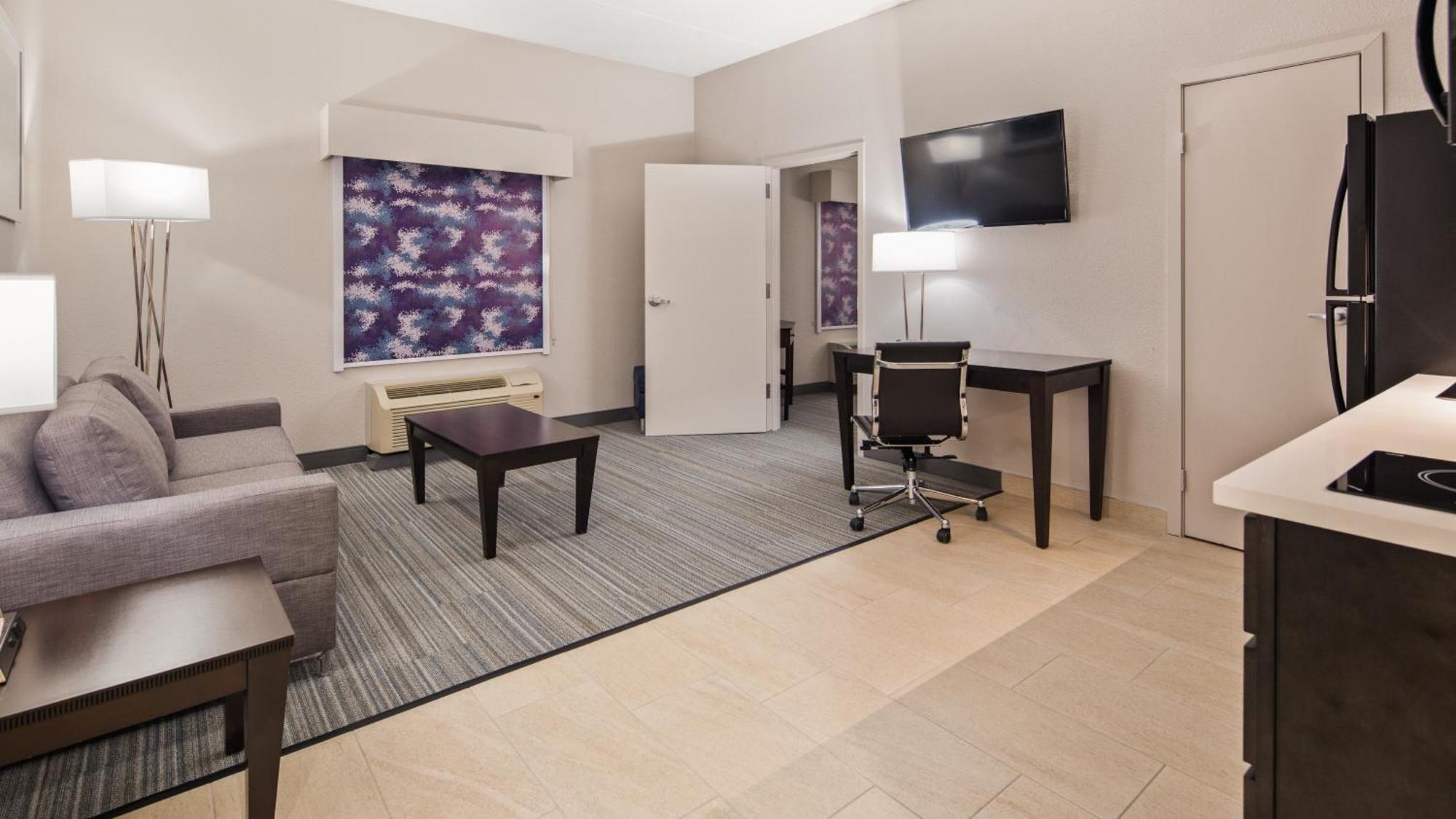 King Suite Kitchenette