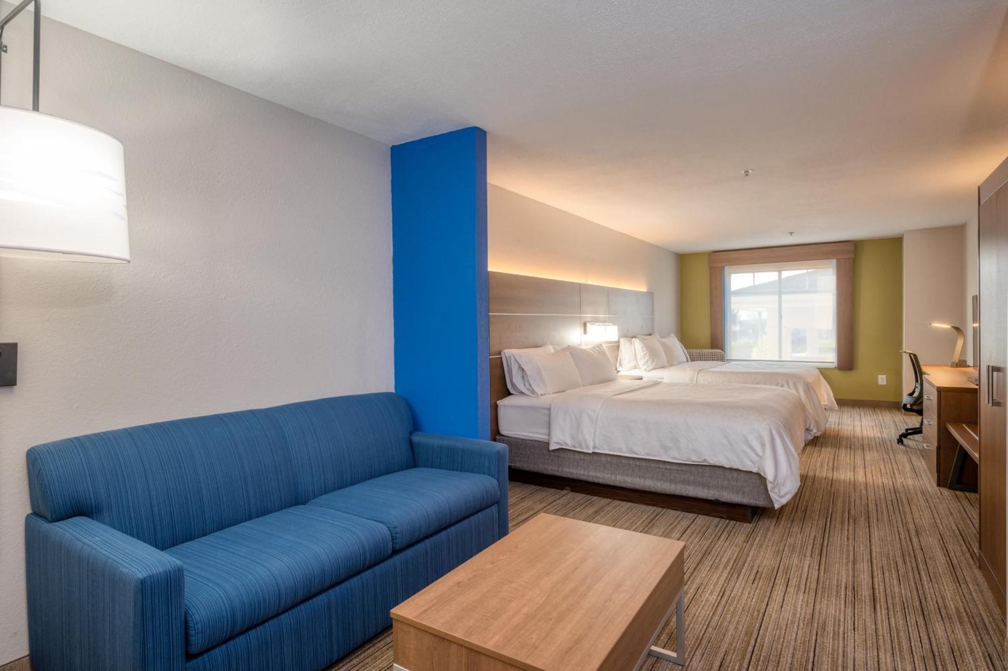 Suite Two Queen Beds