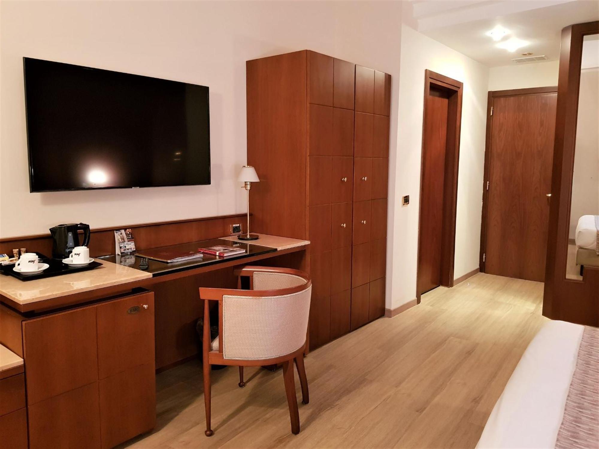 Deluxe Double or Twin Room