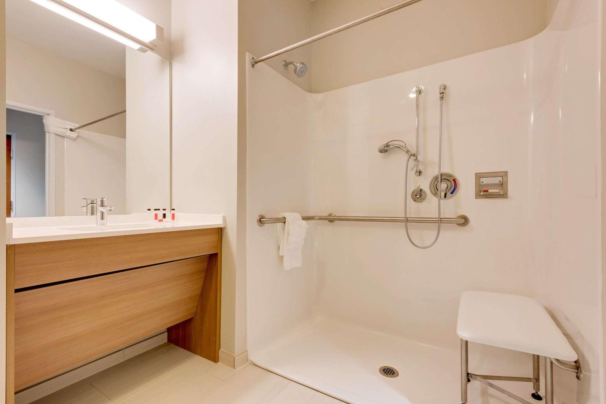 Superior Queen Room Disability Access or Non-Smoking