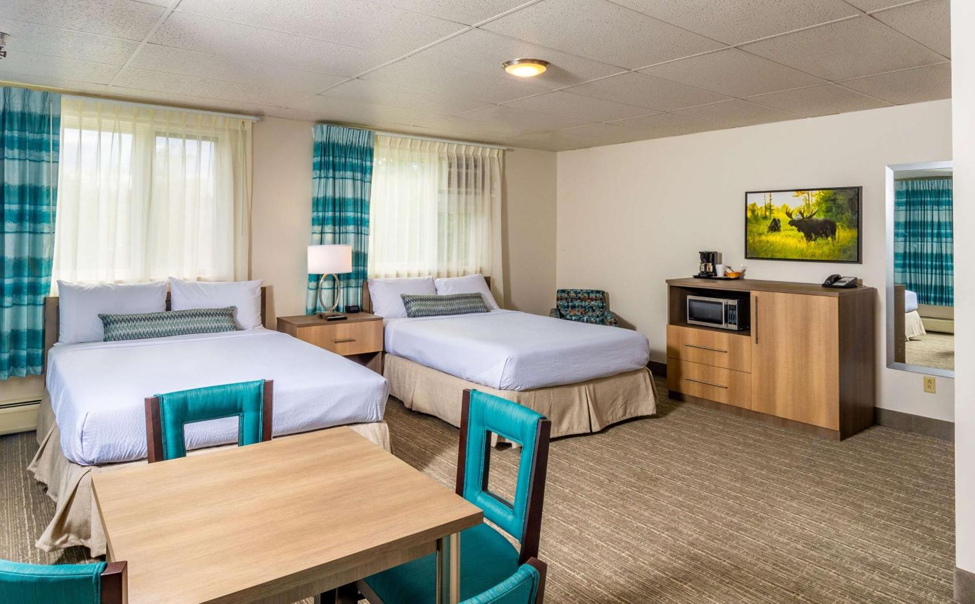 Junior Suite Two Queen Beds Non-Smoking