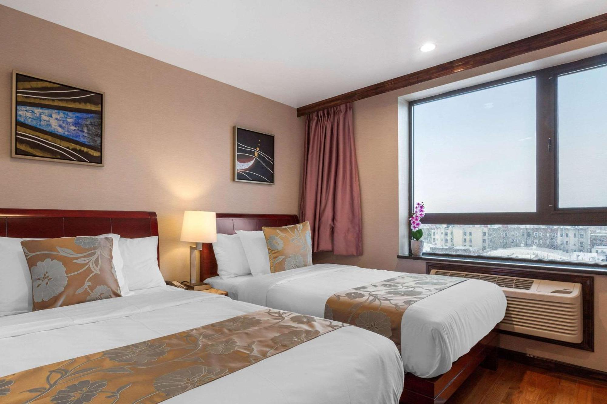 Double Room Two Double Beds Non-Smoking
