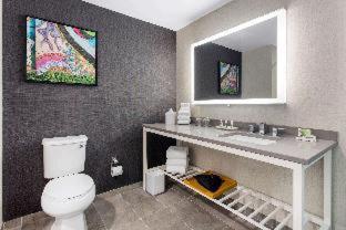 Queen Guest Room