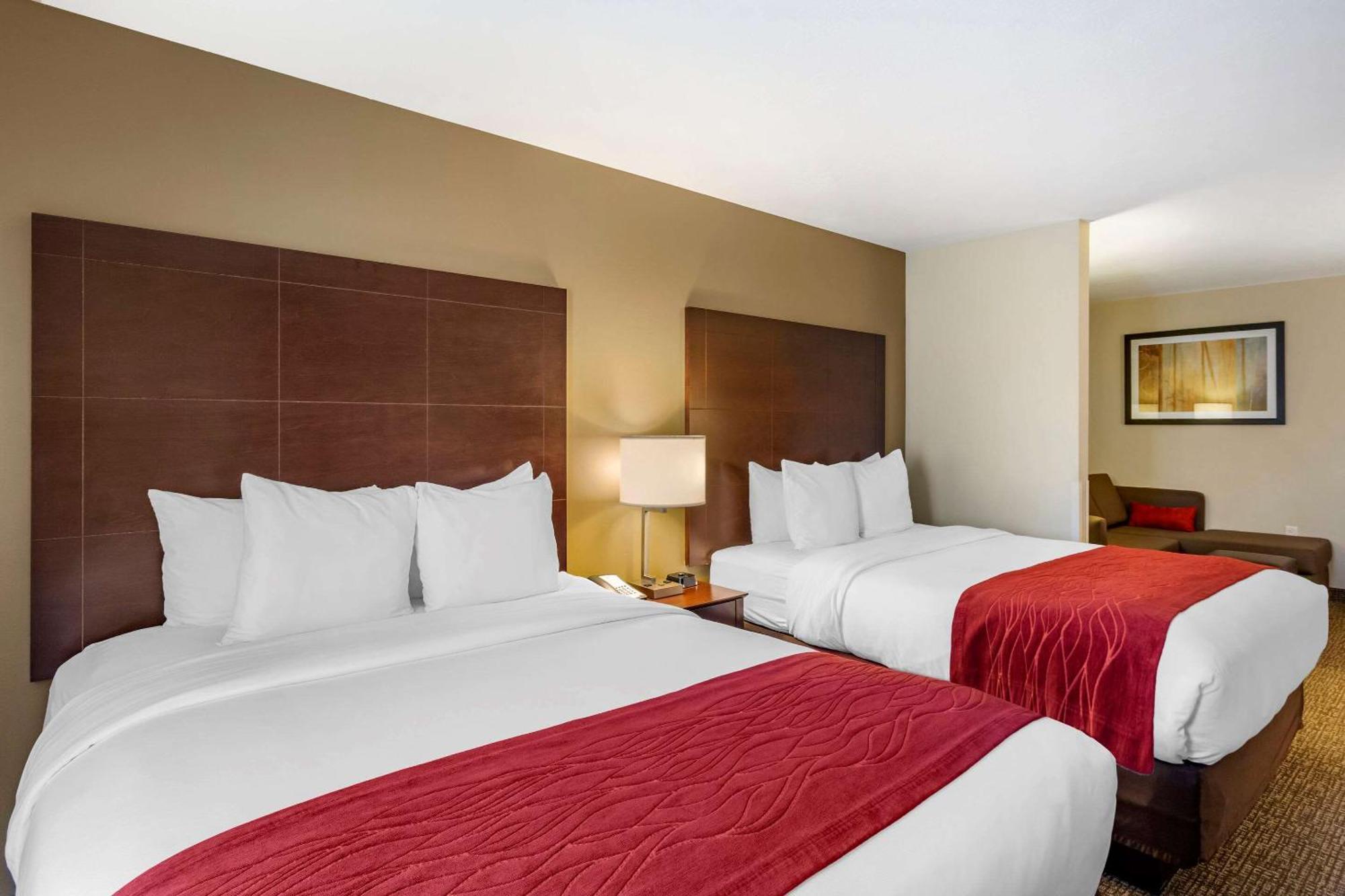 Queen Suite with Two Queen Beds - Non-Smoking