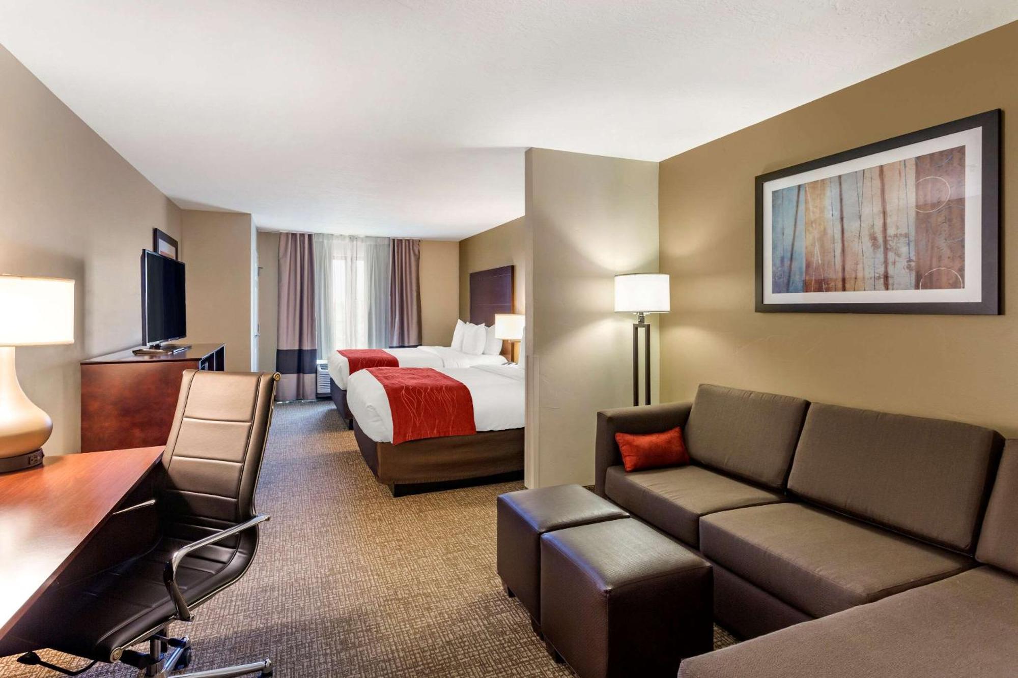 Queen Suite Two Queen Beds Non-Smoking
