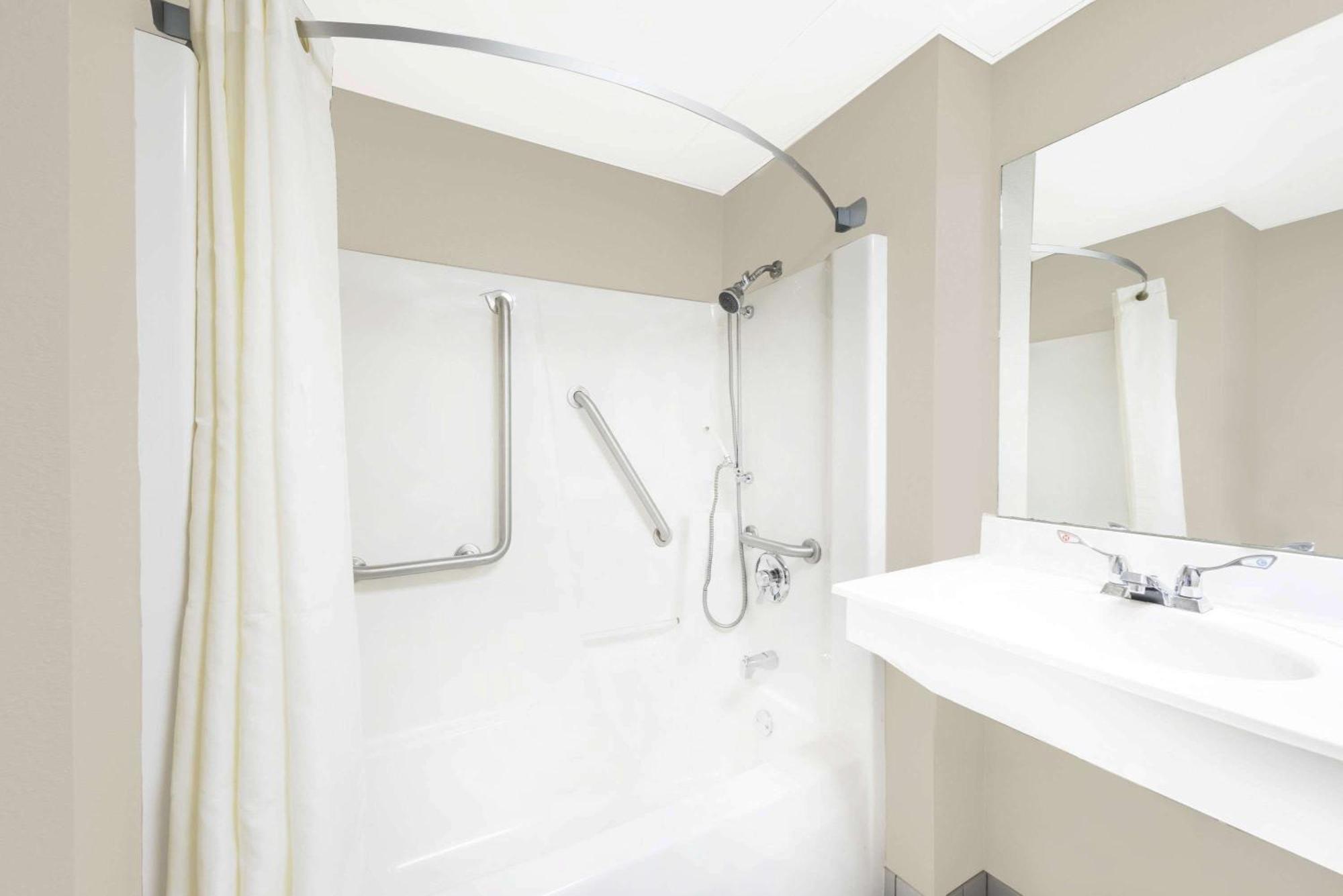 Queen Room - Disability Access/Non-Smoking,1284609556:JPEG