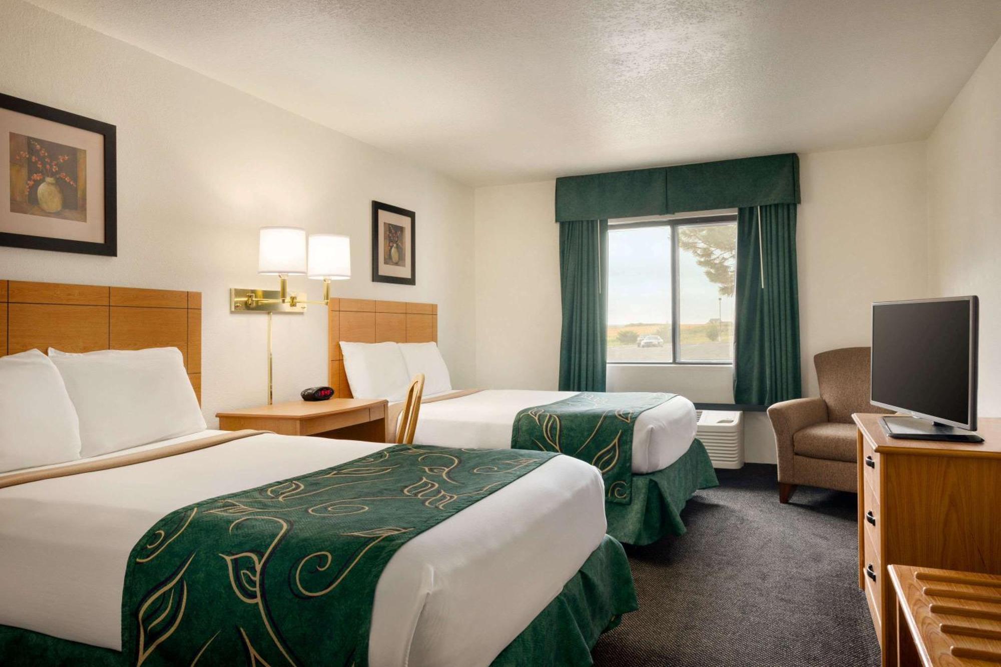 Double Room Two Double Beds Non-Smoking