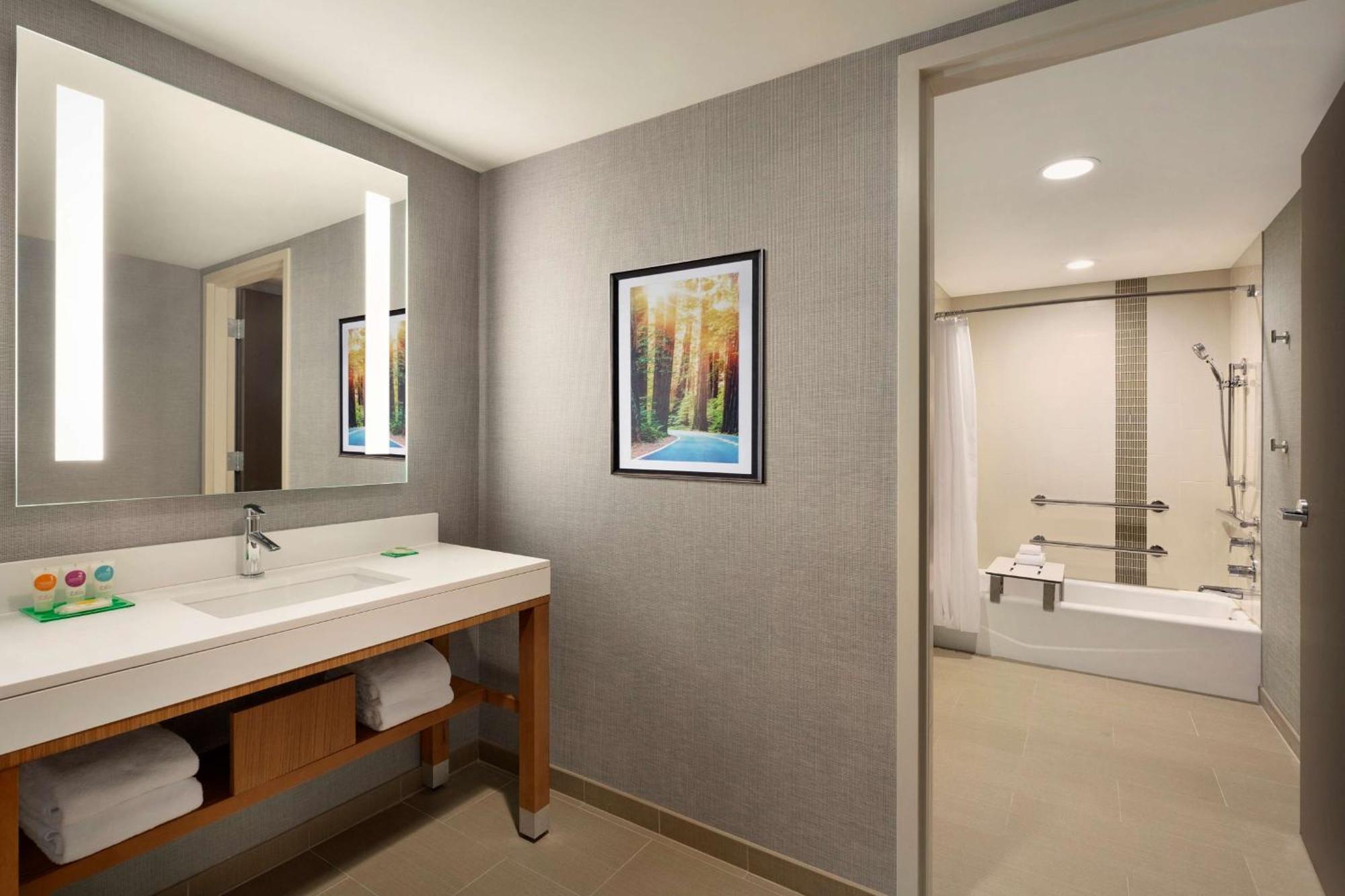 Queen Room Two Queen Beds Accessible Tub