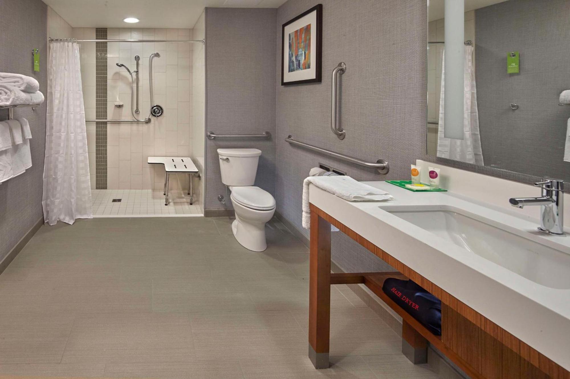King Room Sofa Bed Roll Shower Disability Access