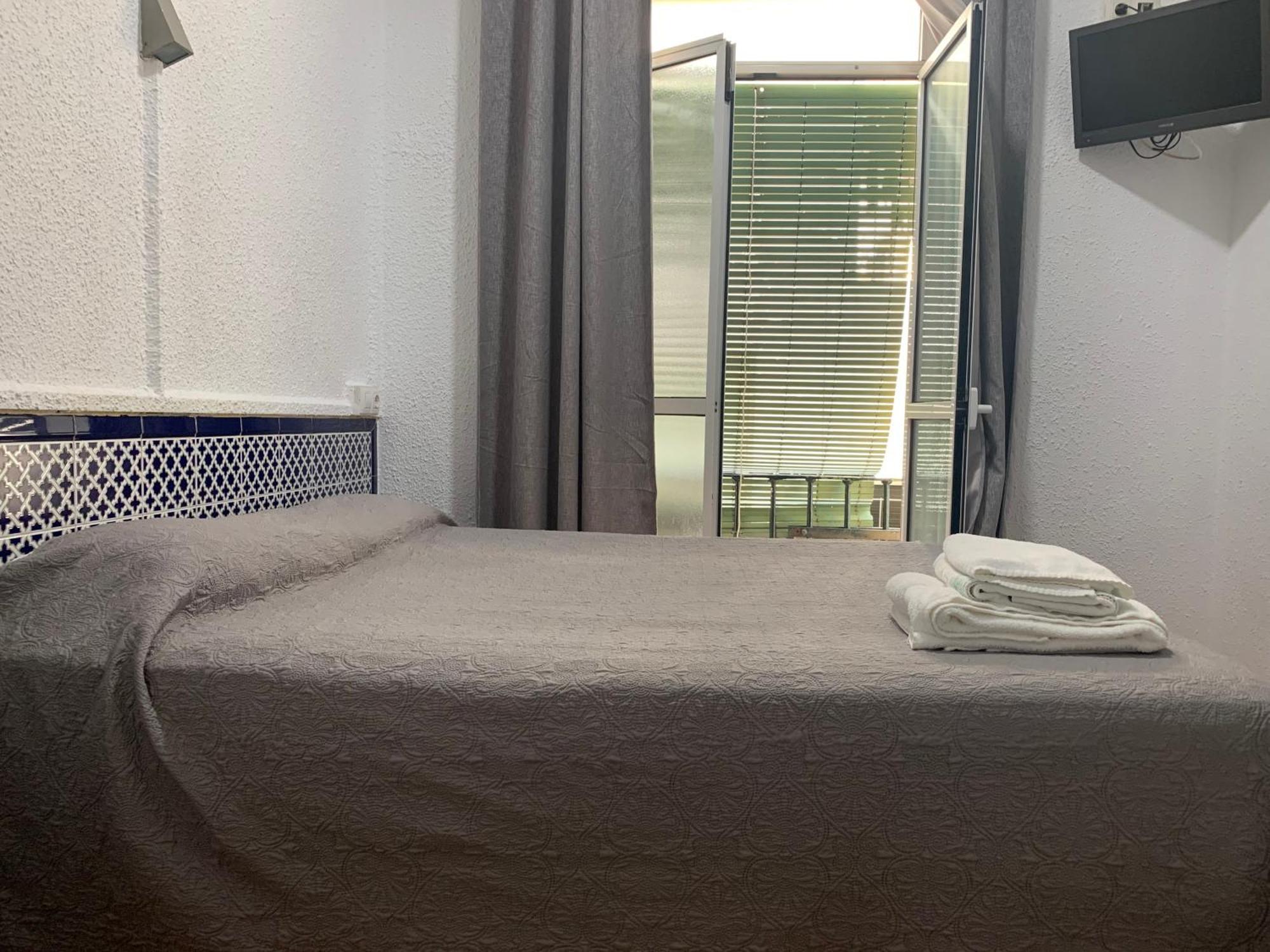 Double Room Private Bathroom