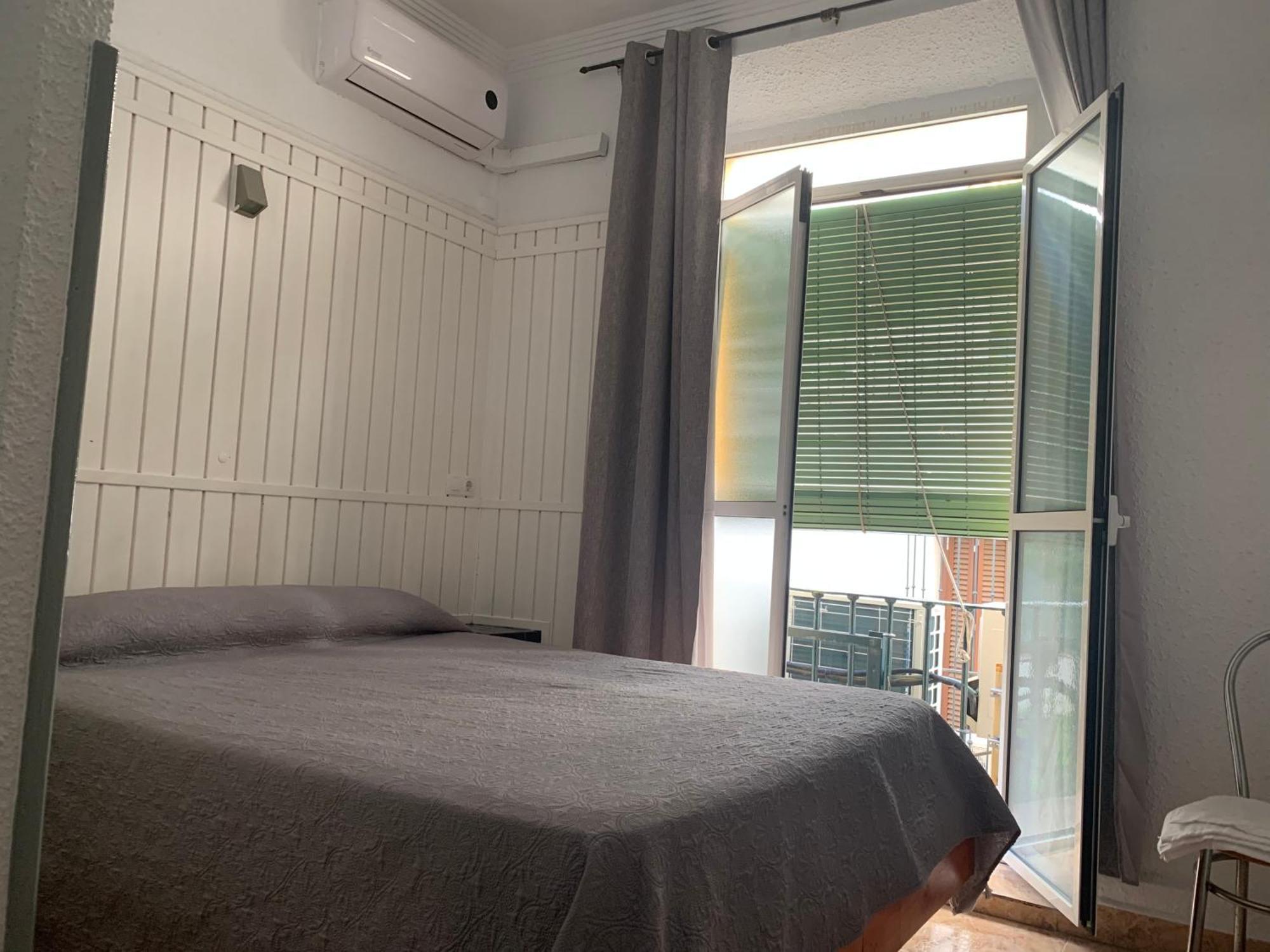 Double Room Private Bathroom