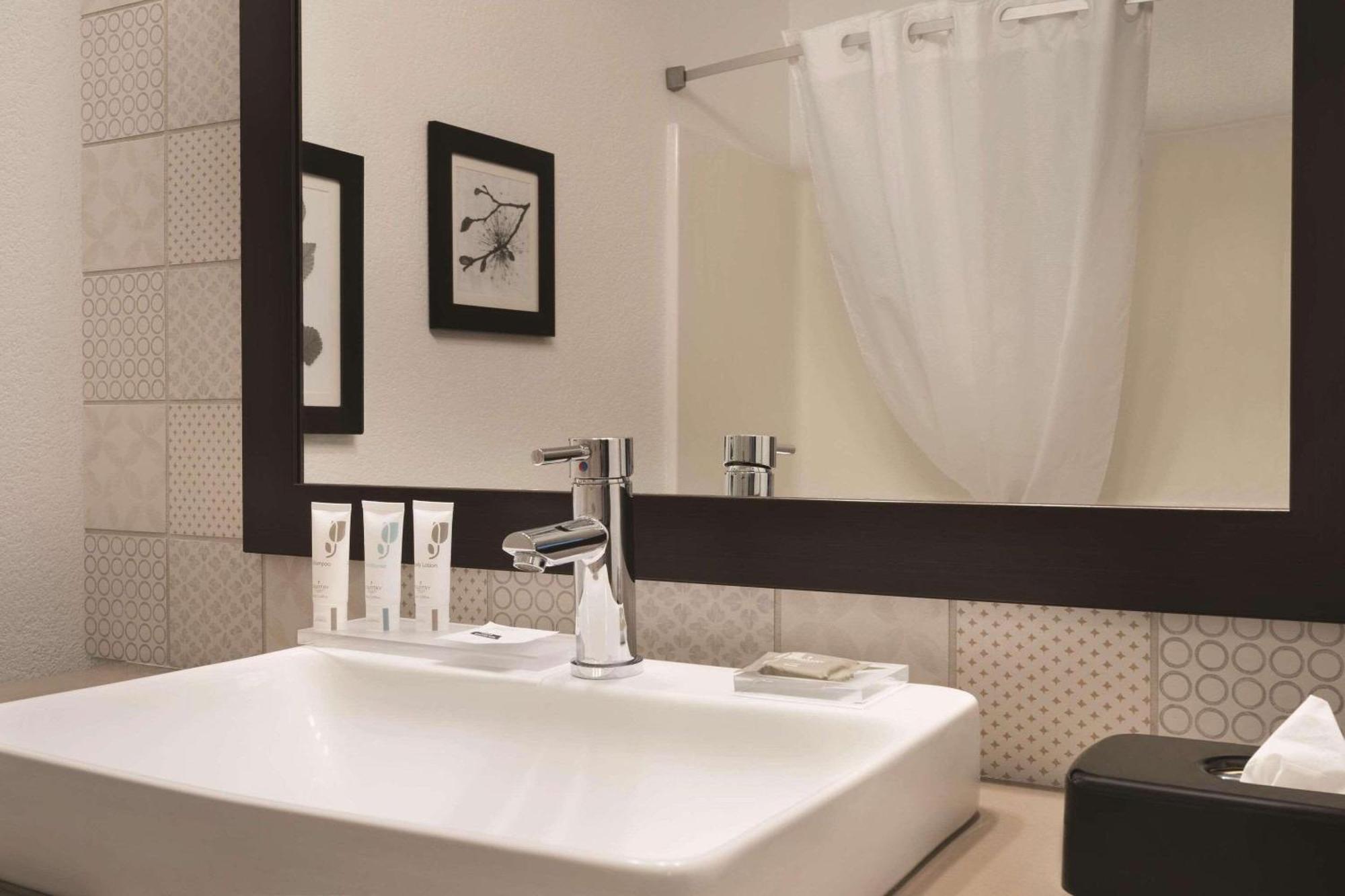Queen Room Two Queen Beds Disability Access or Non-Smoking