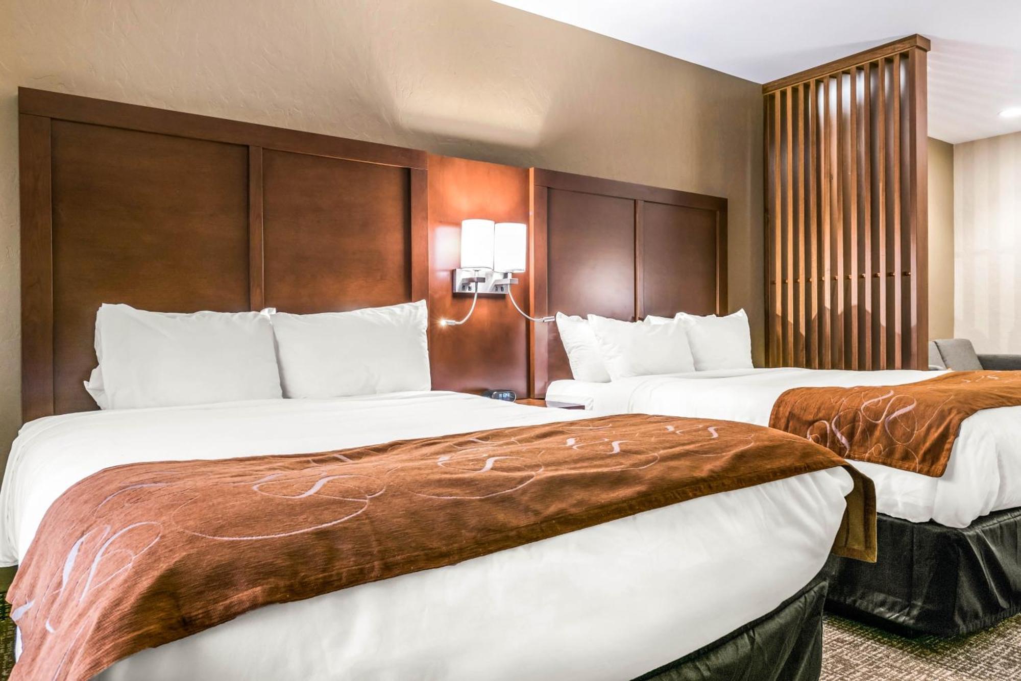 Queen Suite Two Queen Beds