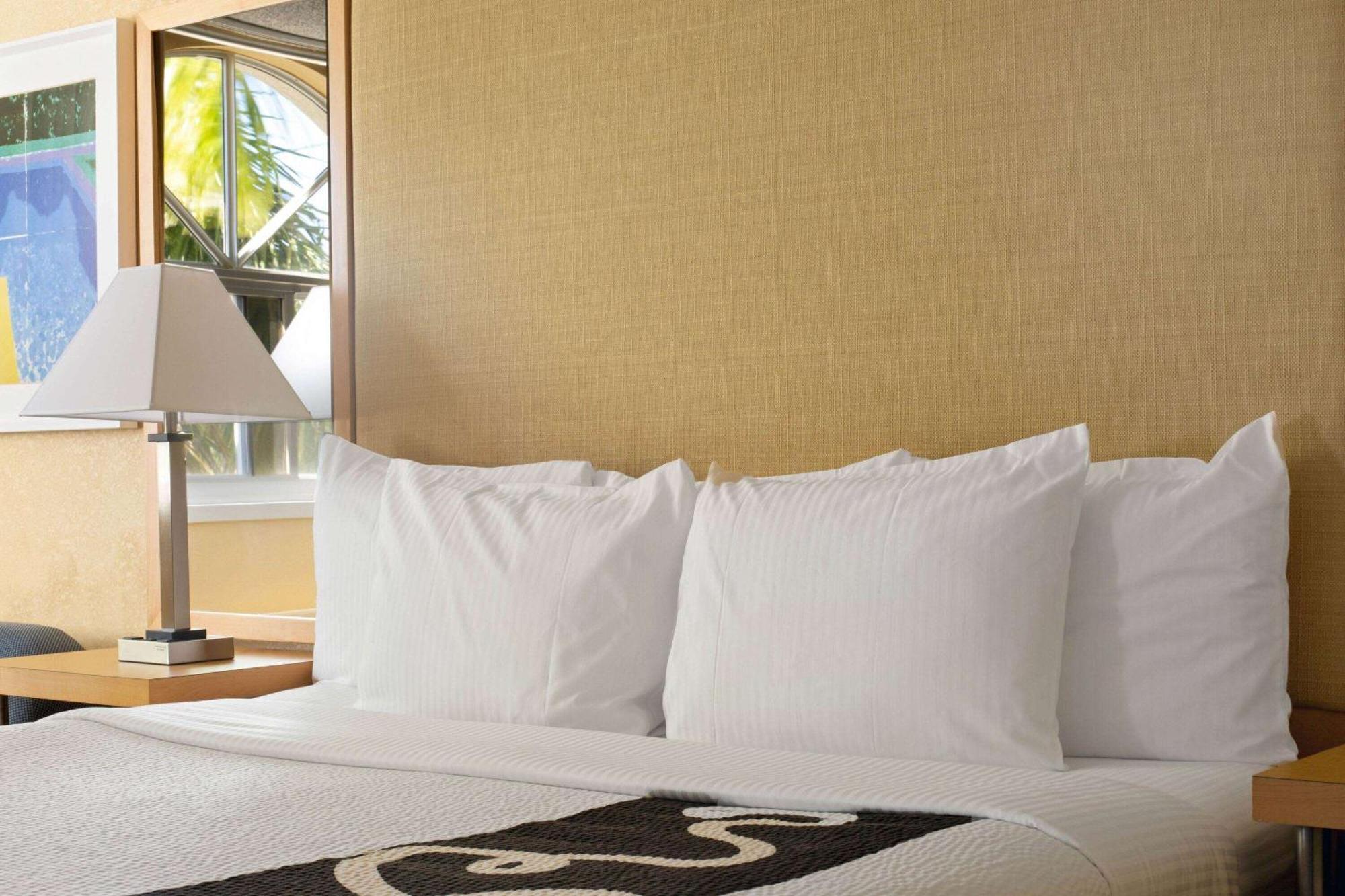 Double Room Two Double Beds Lake View Non-Smoking