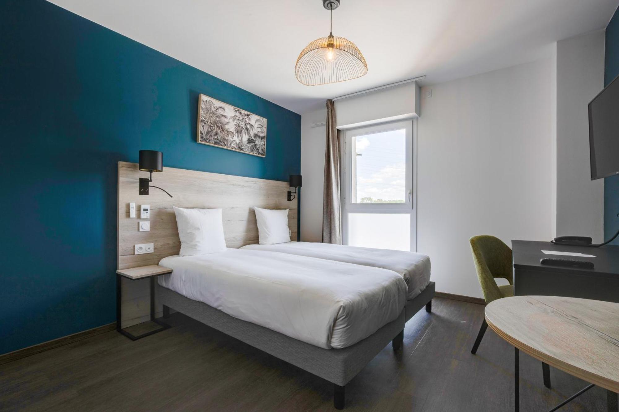 Comfort Studio Two Single Beds