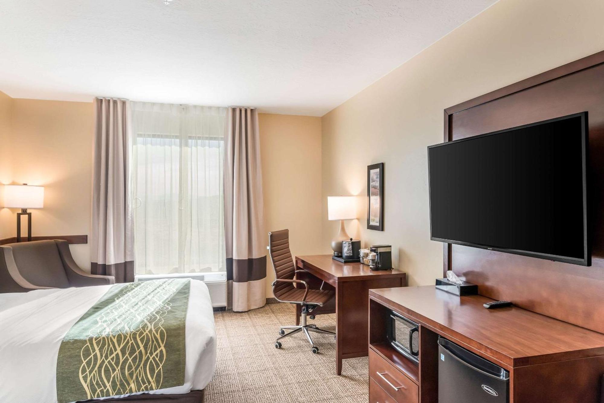 Queen Room Two Queen Beds Accessible or Non-Smoking