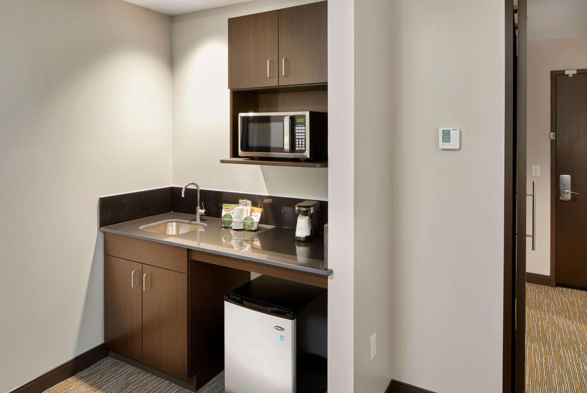 King Suite Mobility Access or Non-Smoking