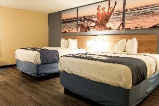 Queen Room Two Queen Beds Non-Smoking