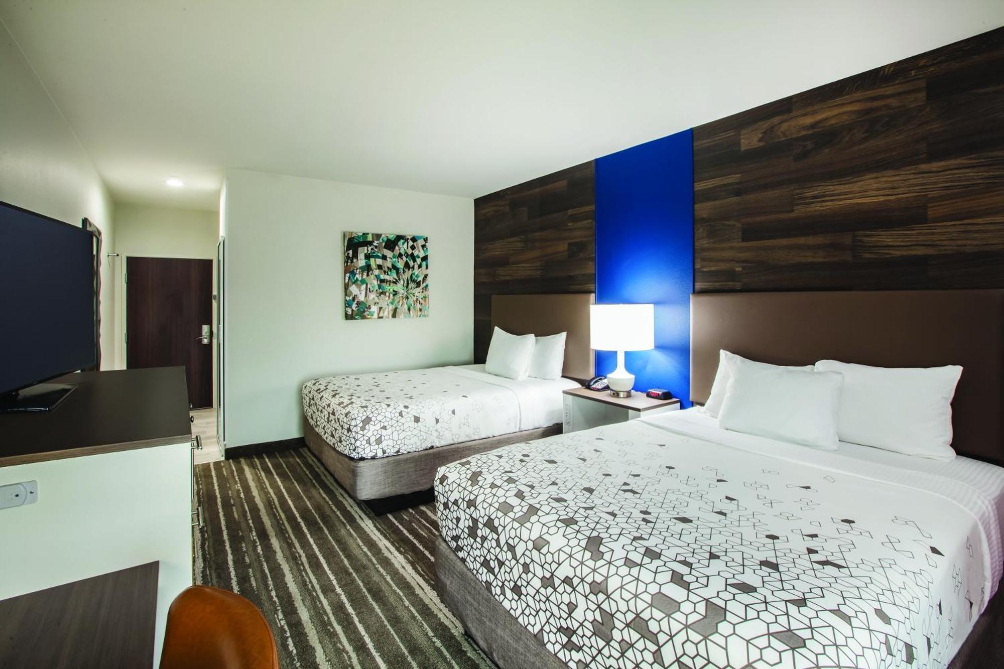 Queen Room Two Queen Beds Non-Smoking