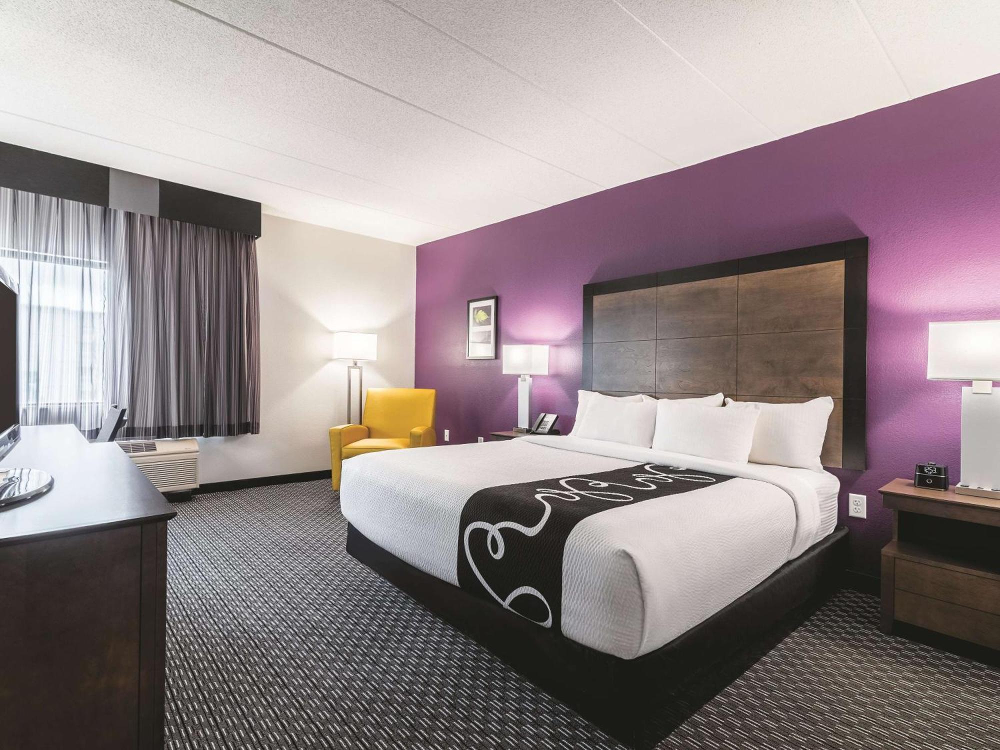 King Room with Sofa Bed