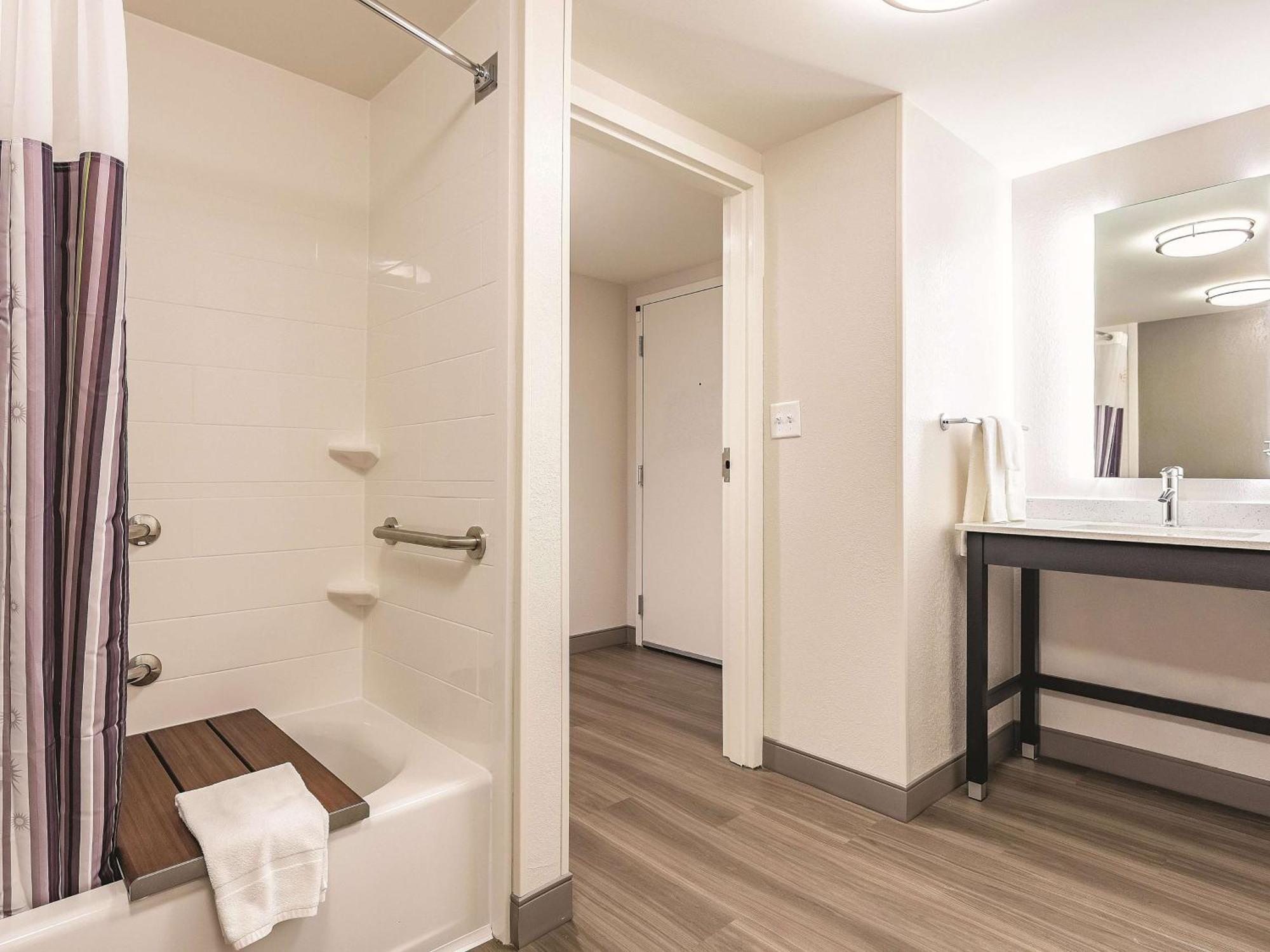 Queen Room Two Queen Beds Mobility Access or Non-Smoking