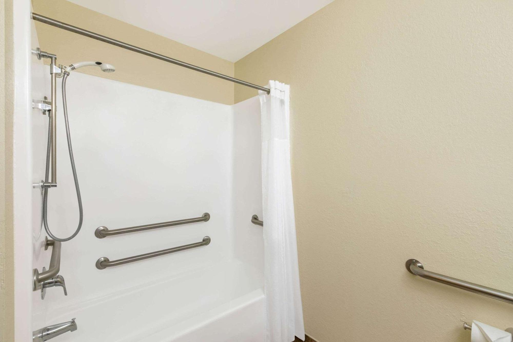 Queen Room Two Queen Beds Mobility Access or Non-Smoking