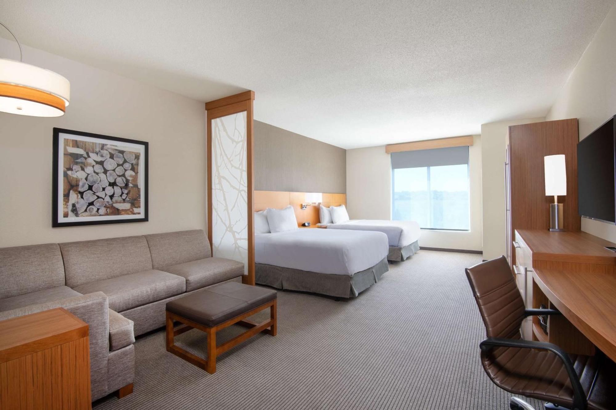 Queen Room Two Queen Beds Roll Shower Disability Access