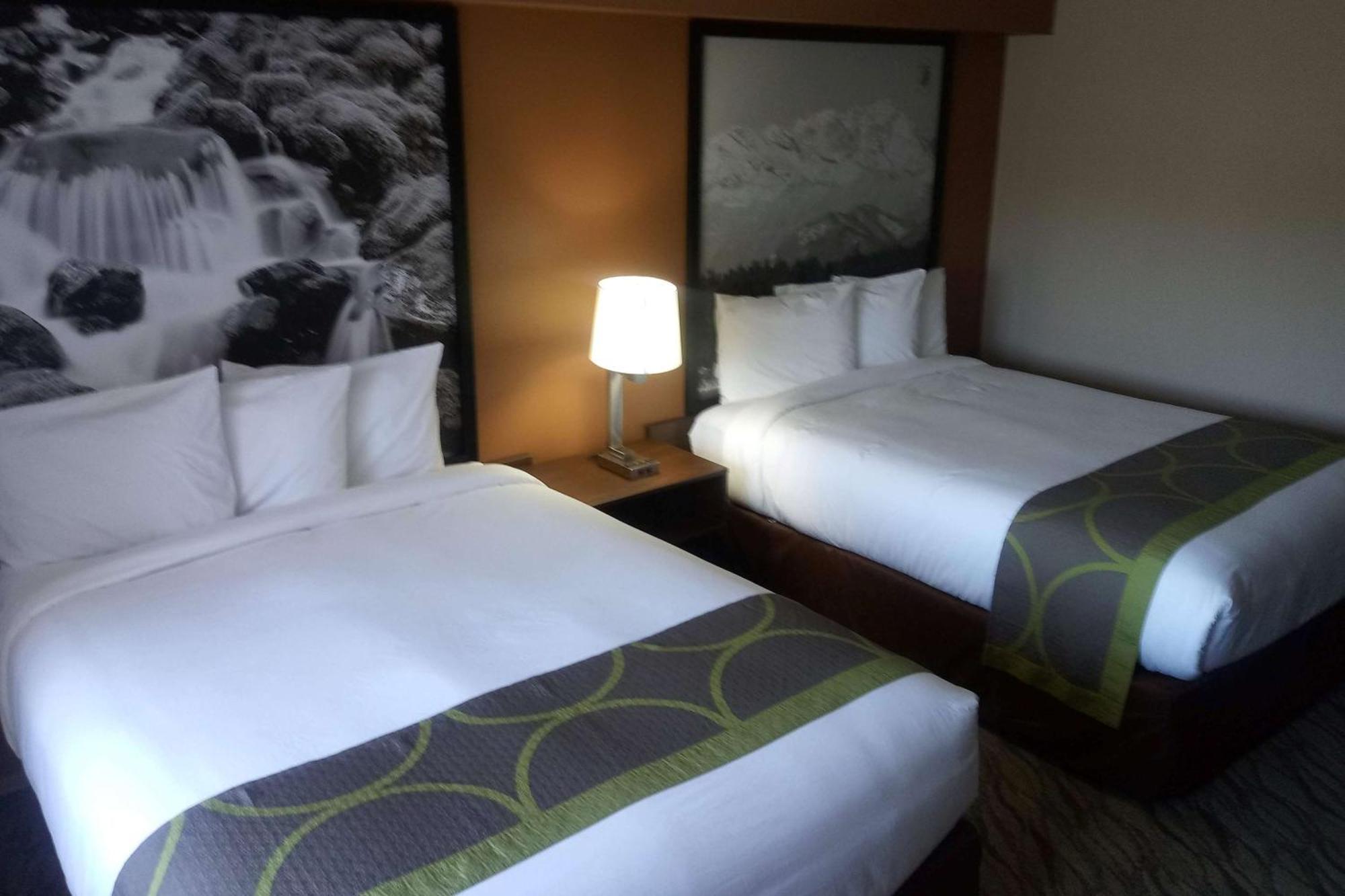 Queen Room Two Queen Beds Mobility Access or Non-Smoking