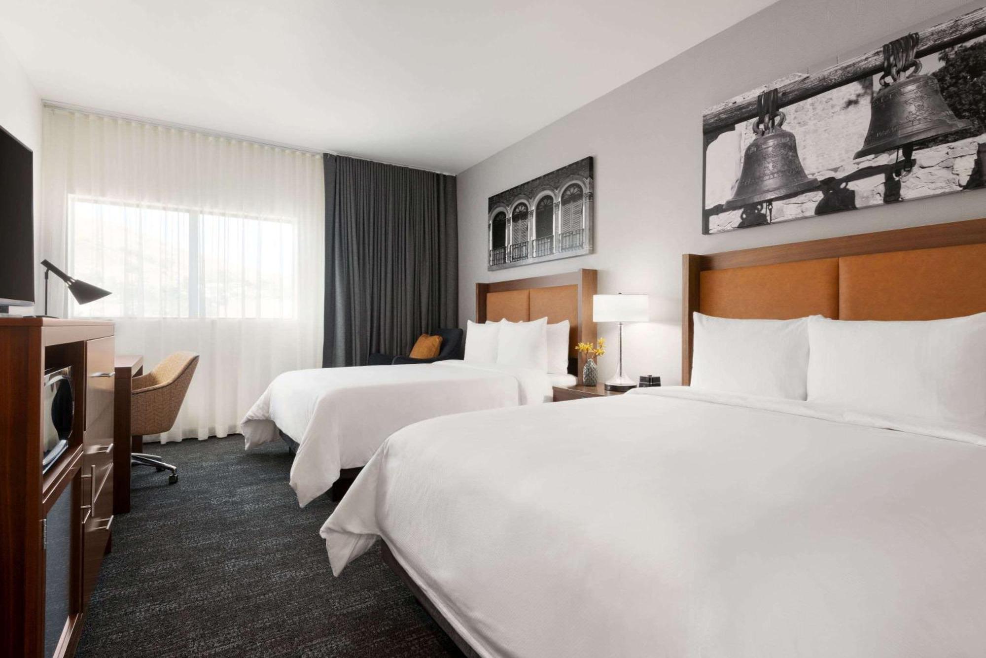 Queen Room with Two Queen Beds - Non-Smoking