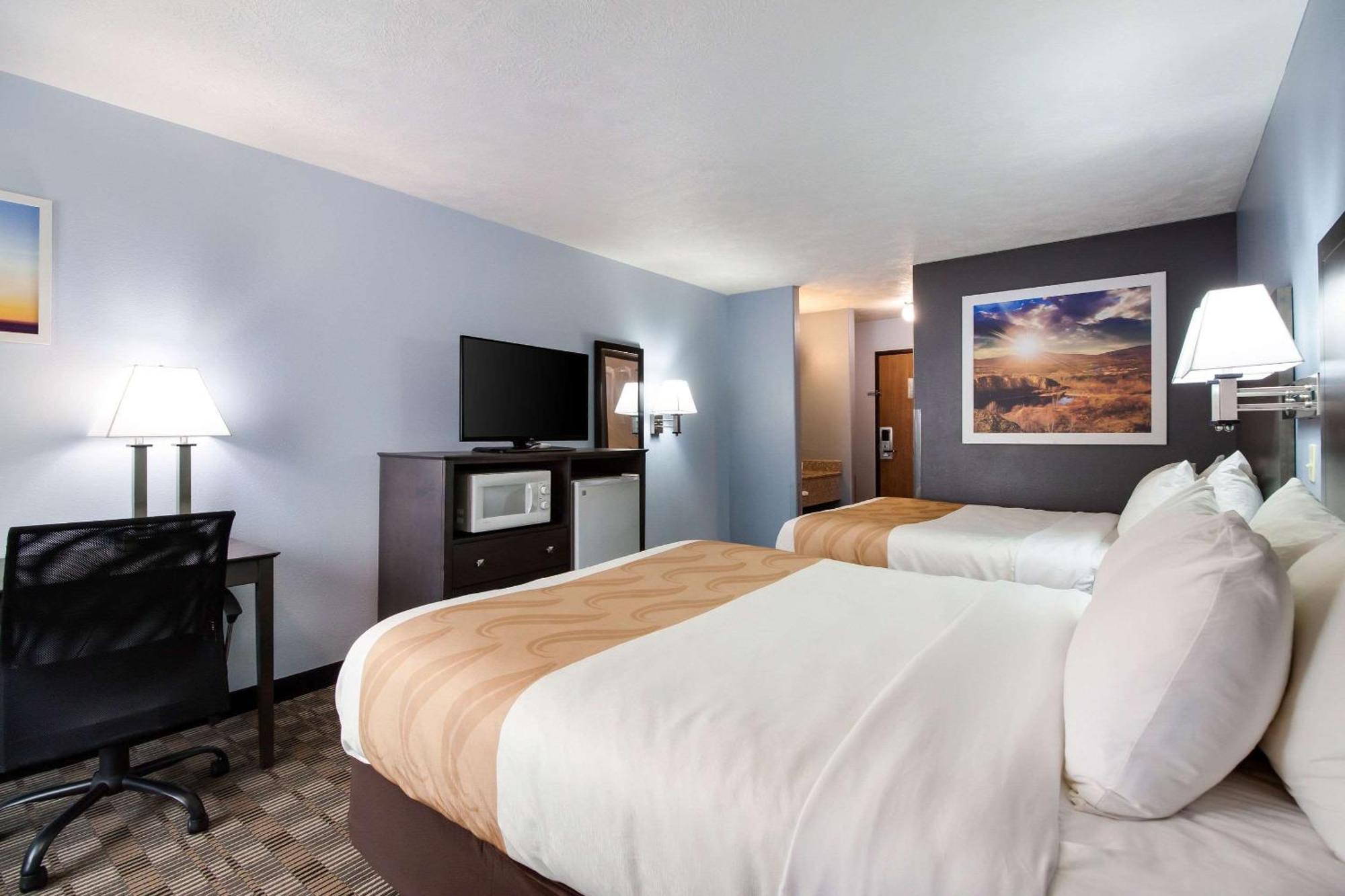 Queen Room Two Queen Beds Non-Smoking