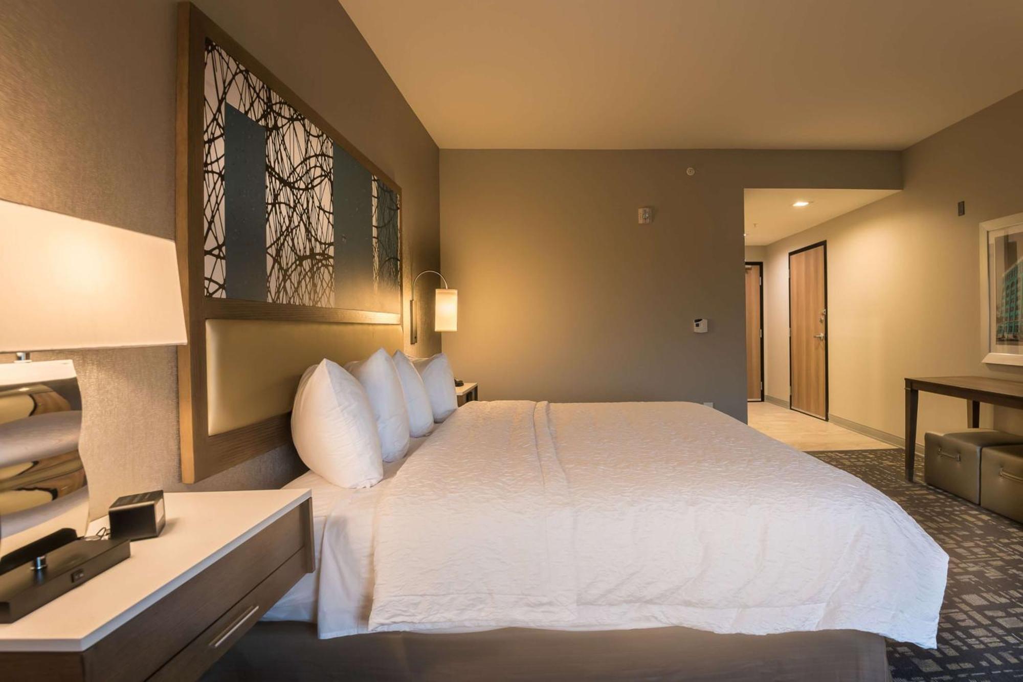 King Room with Sofa Bed - Non-Smoking