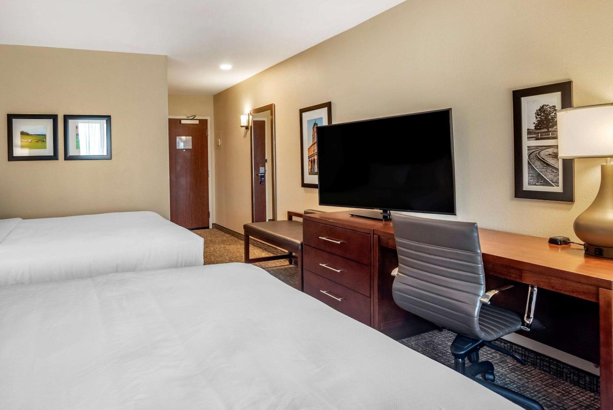 Standard Queen Room Two Queen Beds Non Smoking