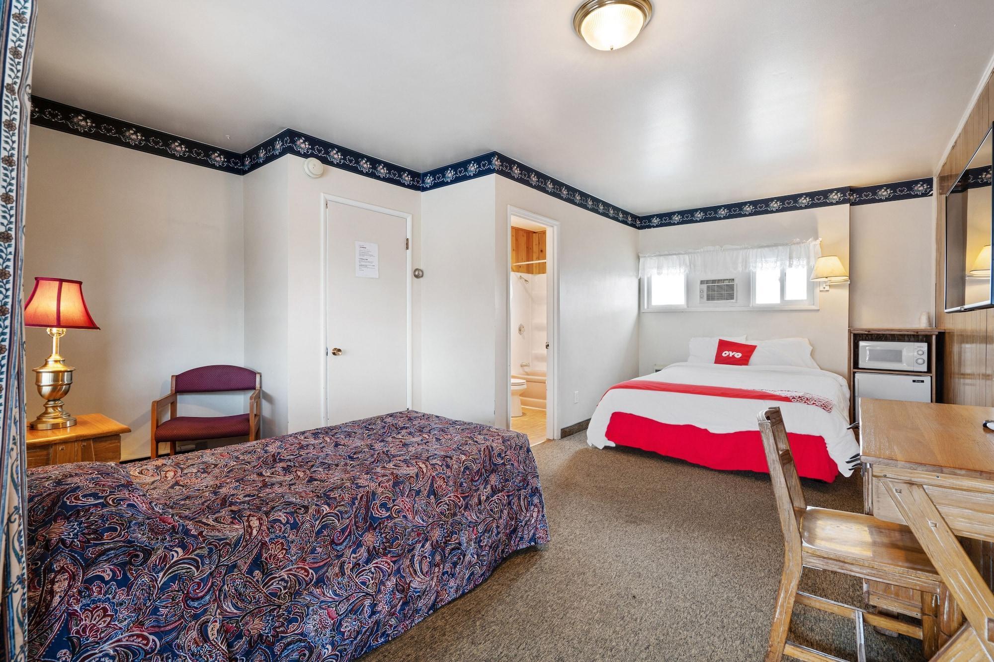 1 Queen Bed & 1 Single Bed