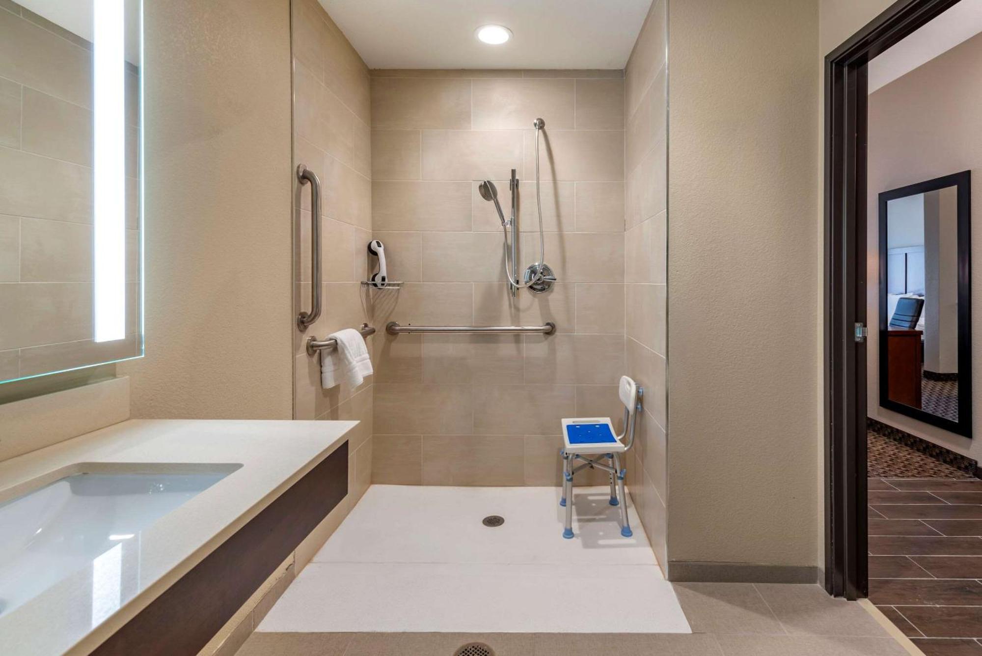 King Suite Accessible or Non-Smoking