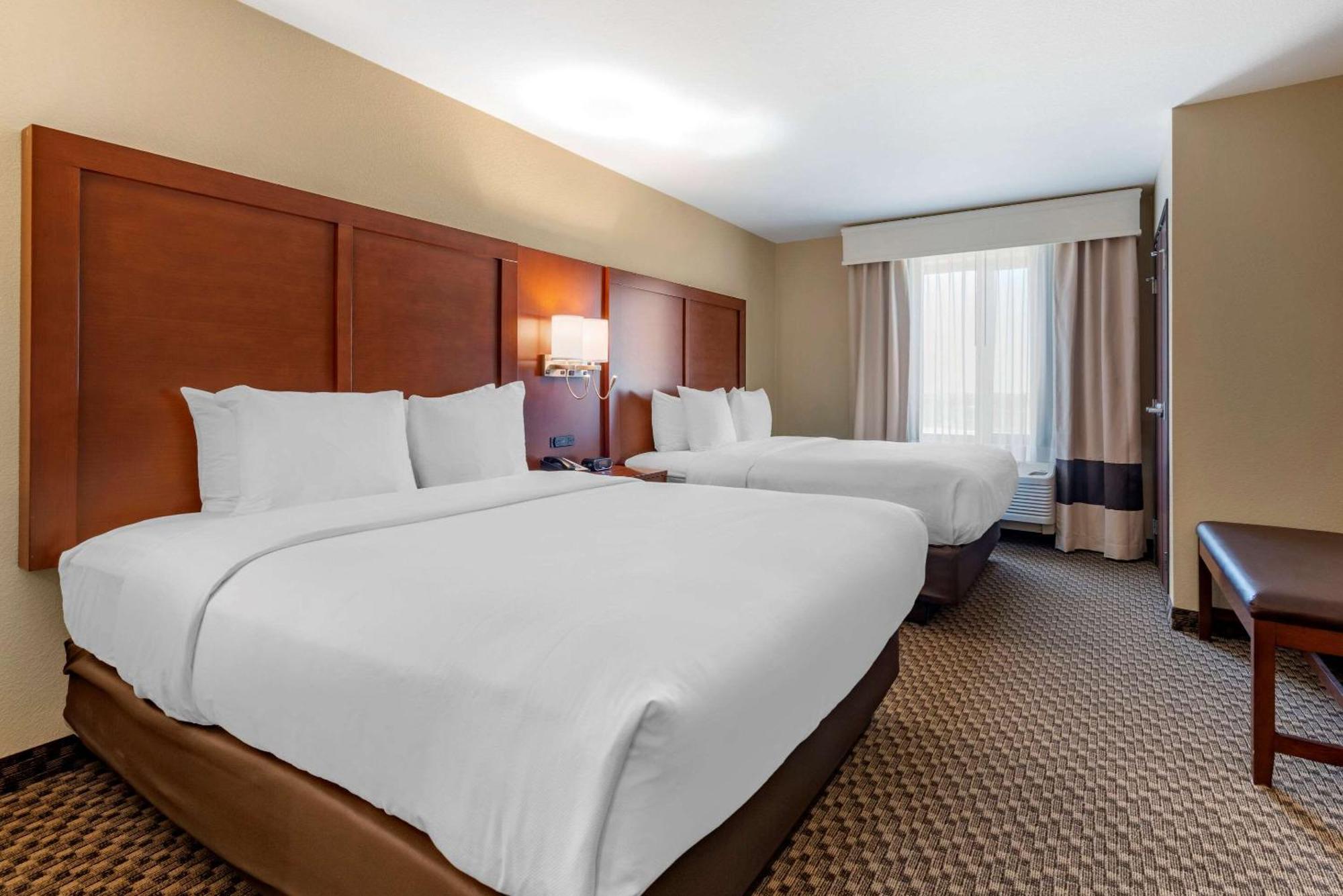 Queen Suite Two Queen Beds Non-Smoking