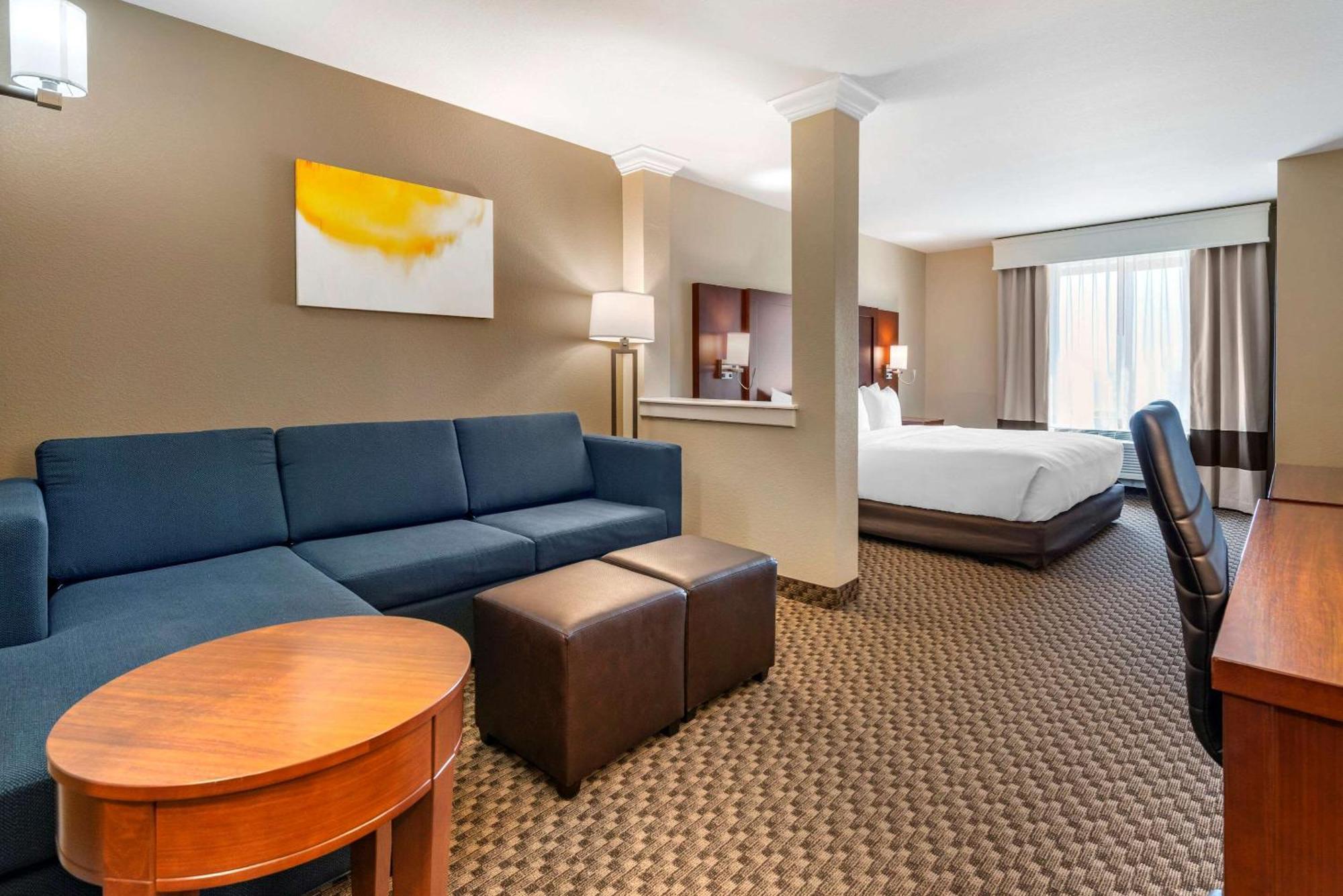 King Suite Accessible or Non-Smoking