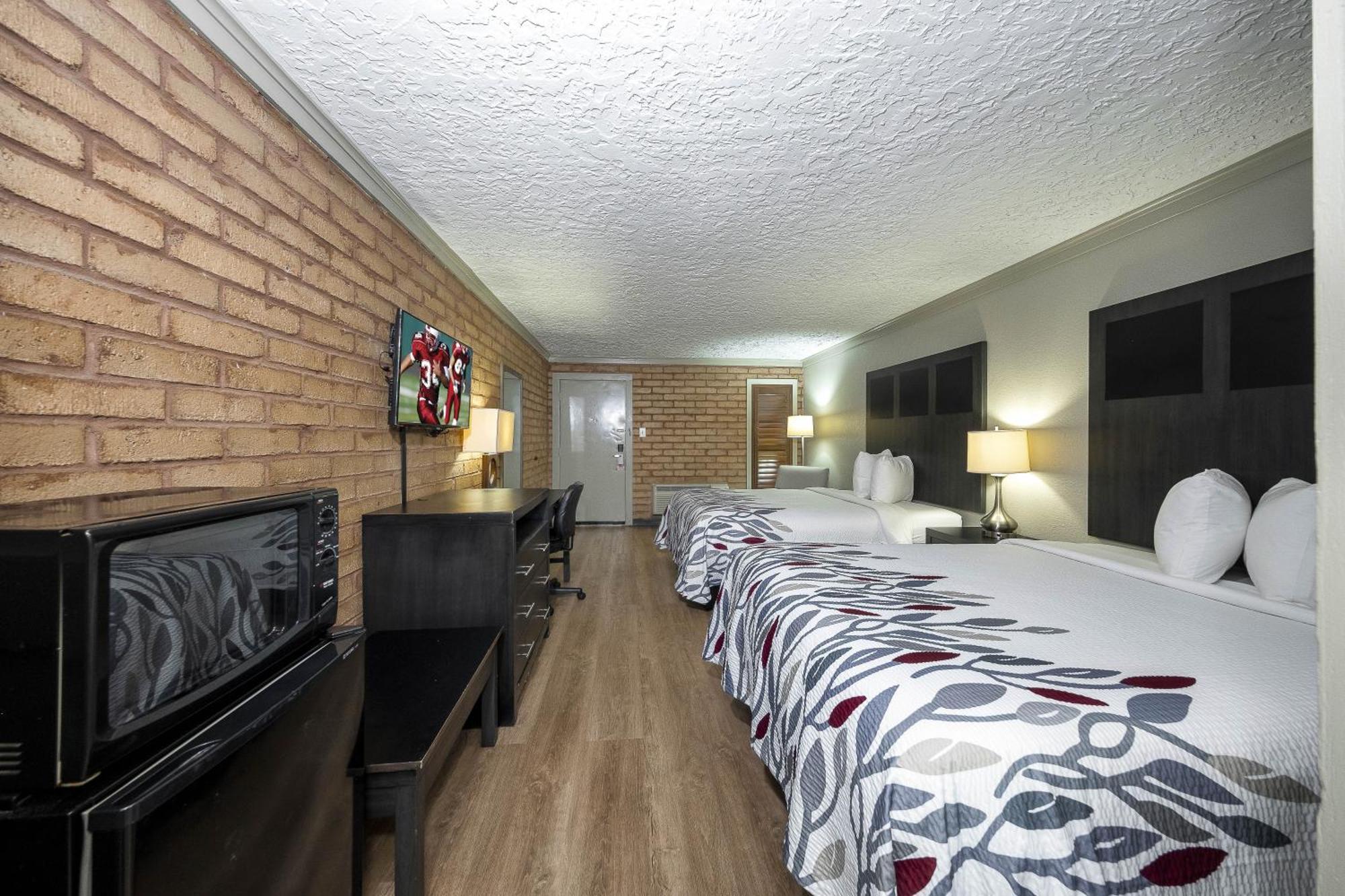 Deluxe Room Two Queen Beds Smoke