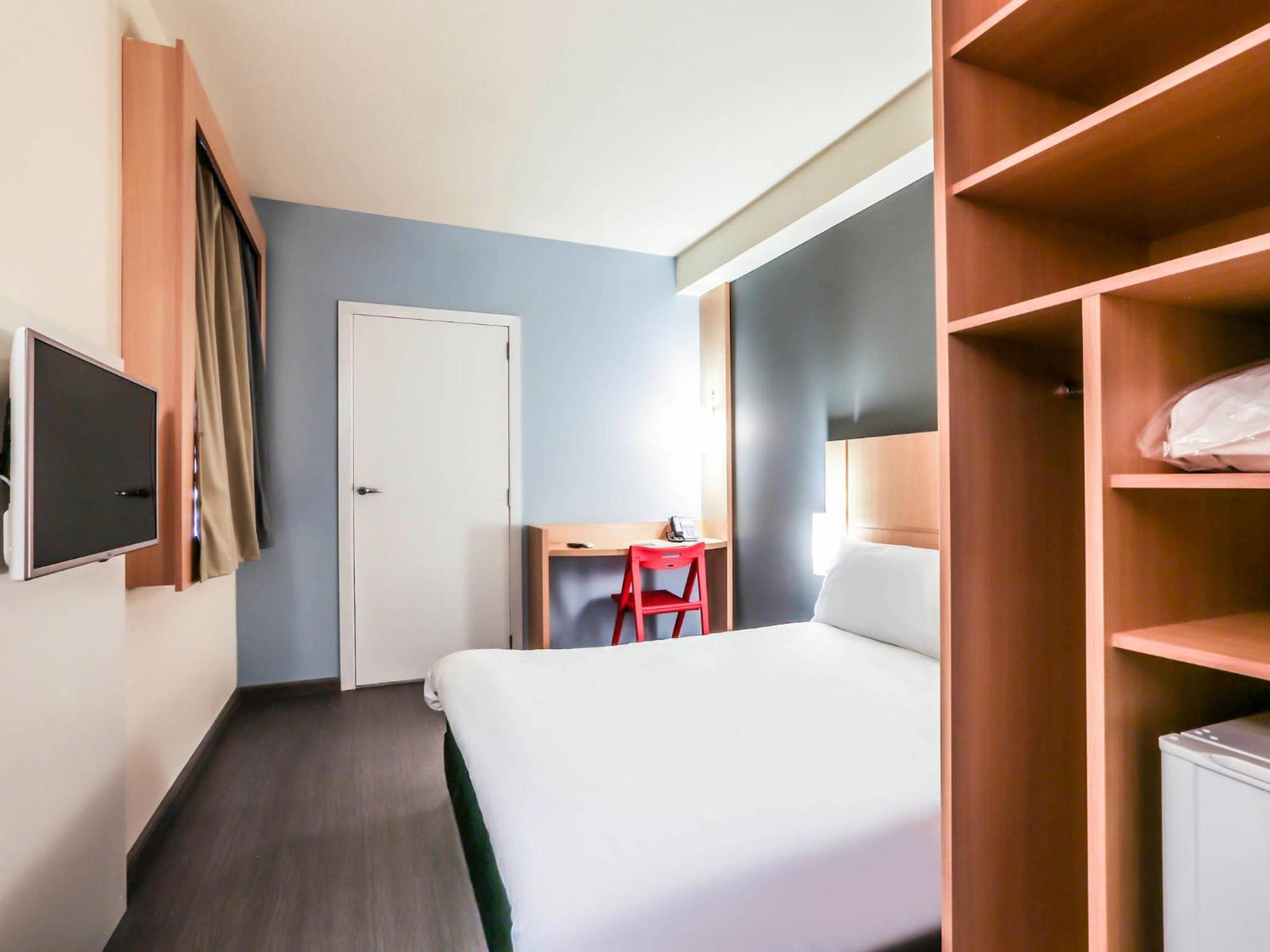 Standard Apartment One Double Bed One Single Bed