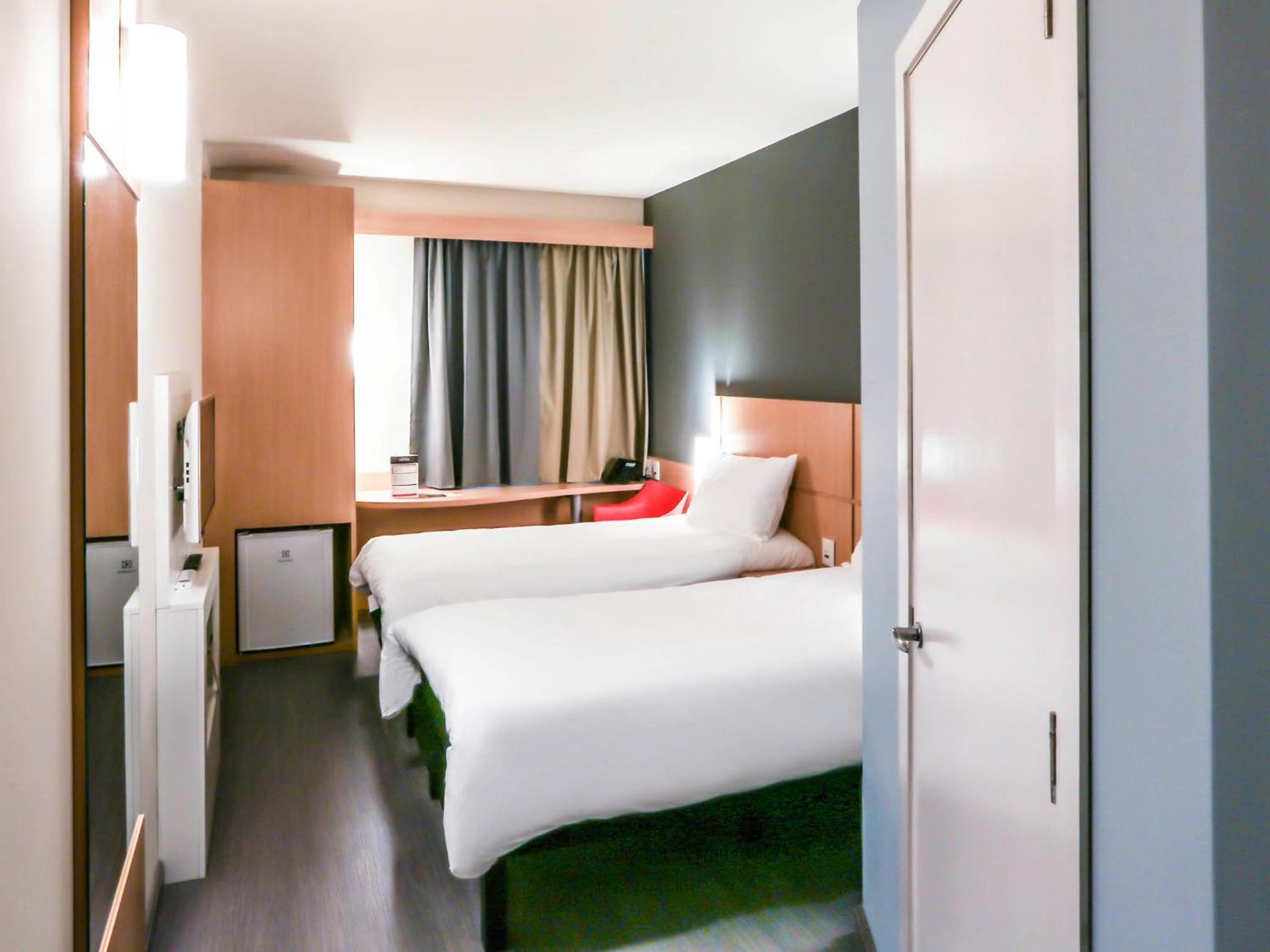 Apartment Twin Beds