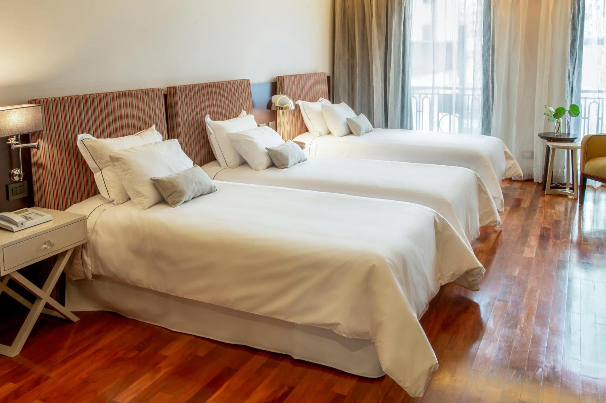 3 Twin Beds Superior Room Non-Smoking