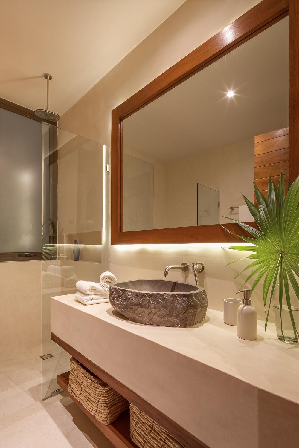 Luxury 1 Bedroom Jungle Apartment Terrace Garden View 2 Single Beds & 1 King Sofa Bed