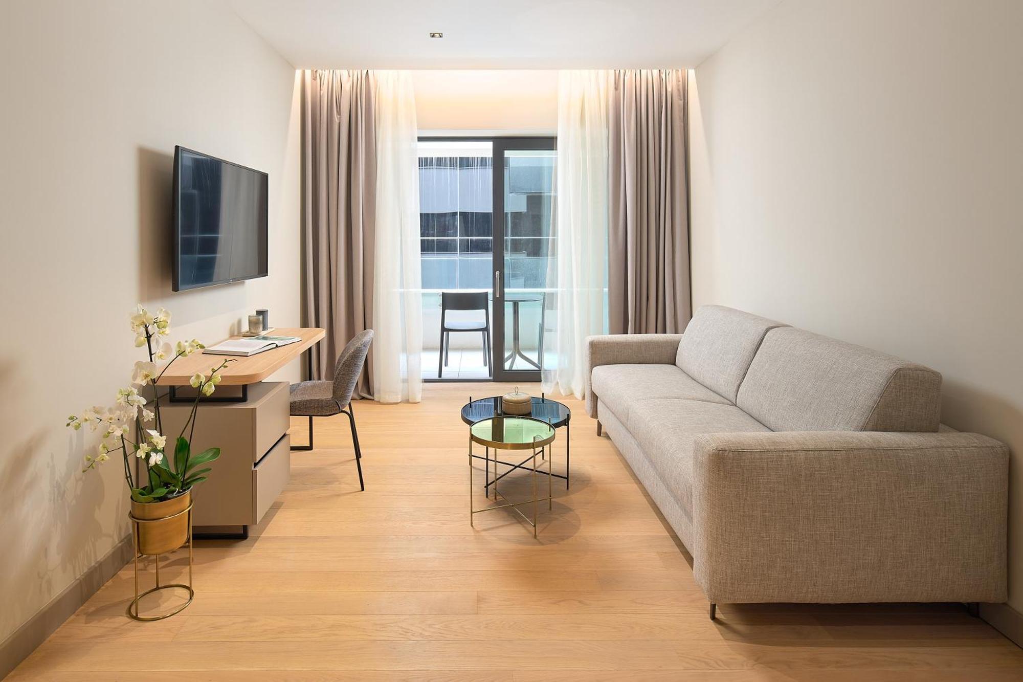 Suite Balcony,1285834396:JPEG