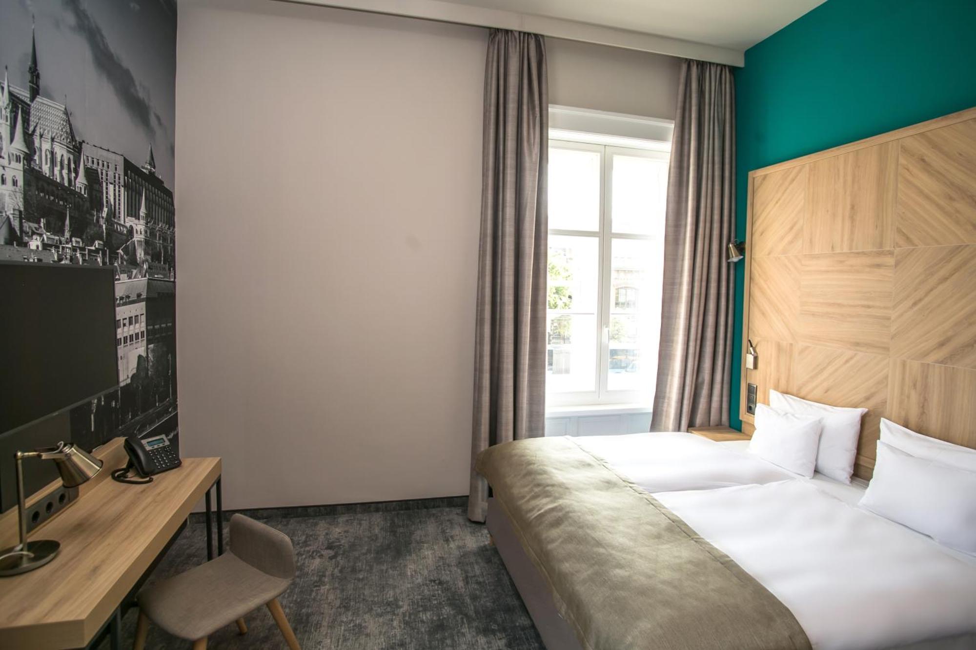 Large Double Room