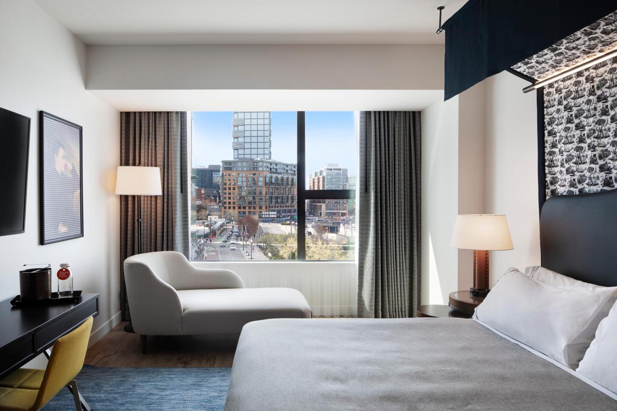 Premium King Room City View