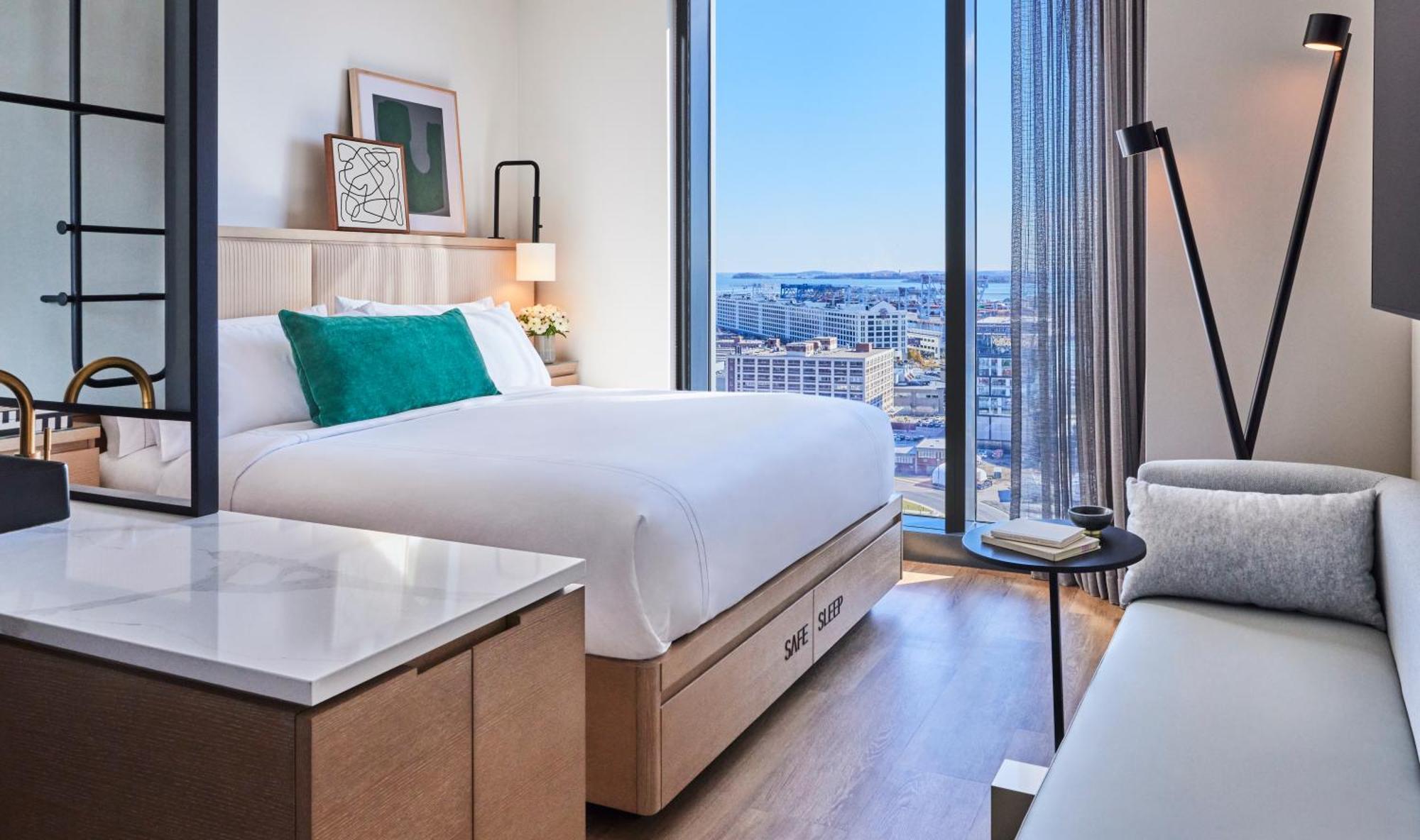 Artist Tower Studio Room 1 Queen Bed