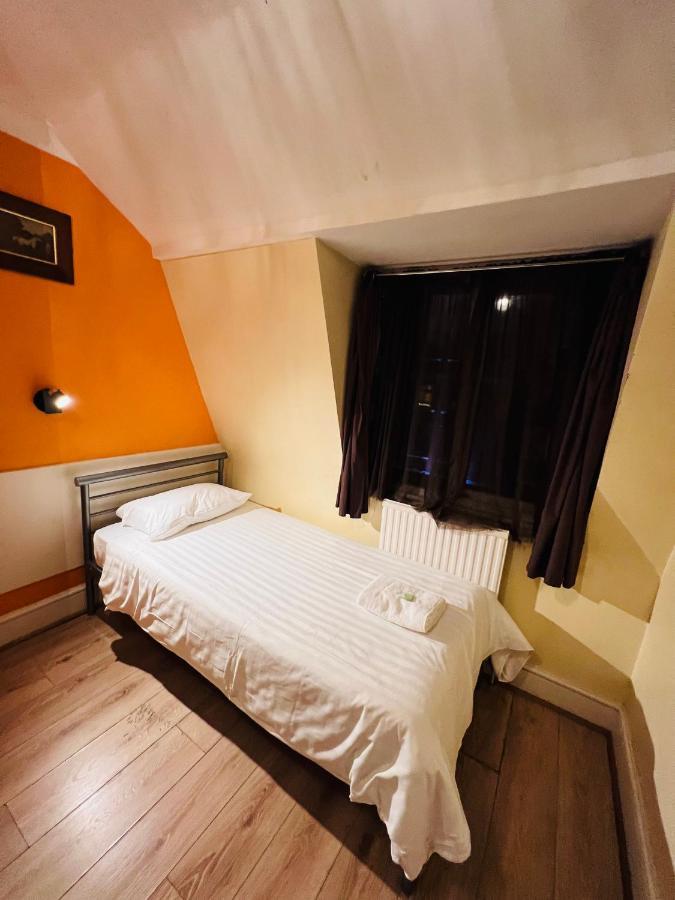 Habitación Individual con baño privado
